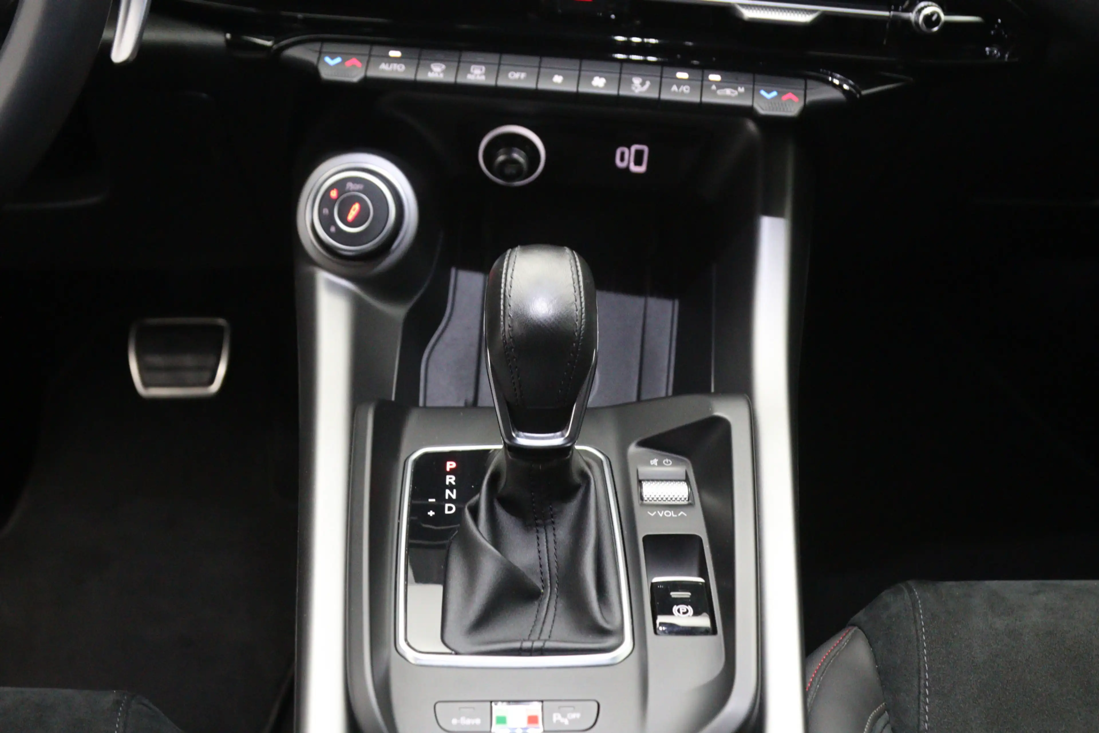 Alfa Romeo Tonale 1.3 Ibrida Plug-In Q4 Veloce 270 PK, Adap. Onderst — photo 9