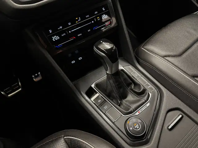 Volkswagen Tiguan Allspace view 16