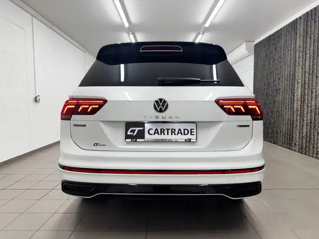 Volkswagen Tiguan Allspace view 8