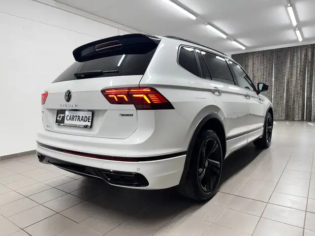 Volkswagen Tiguan Allspace view 7