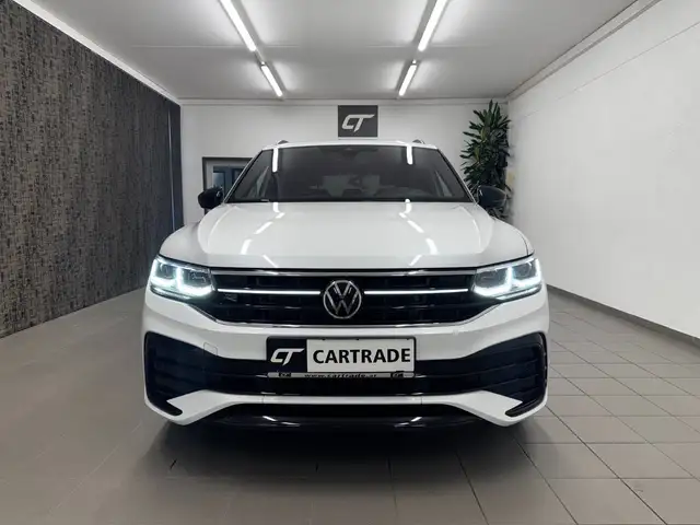 Volkswagen Tiguan Allspace view 3