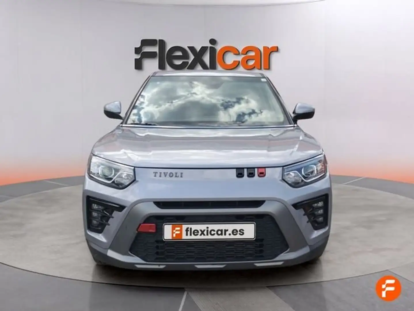 SsangYong Tivoli G15T Limited Auto - 5P (2024) Gris - 2
