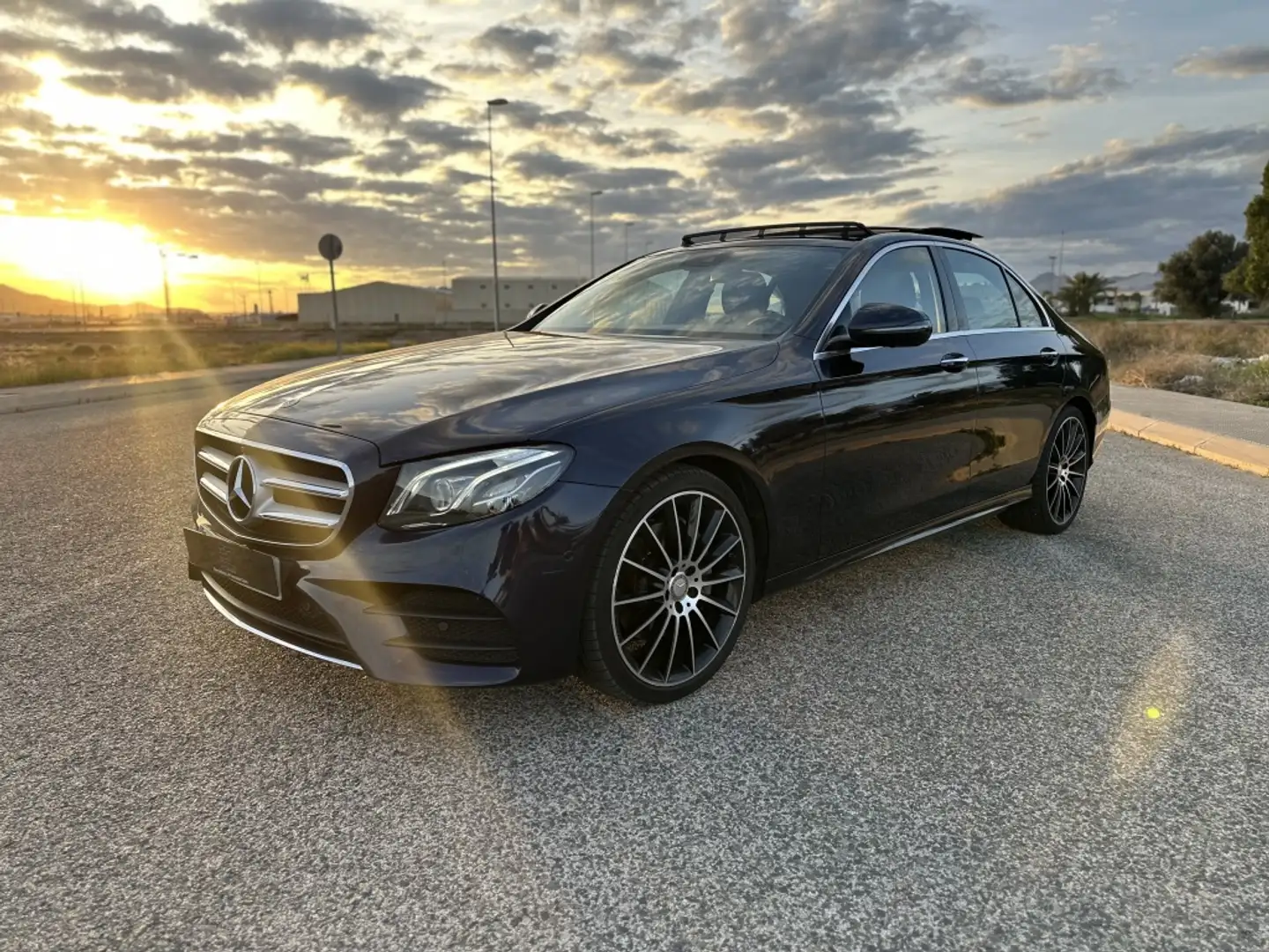 Mercedes-Benz E 220 220d 9G-Tronic 194 Bleu - 2
