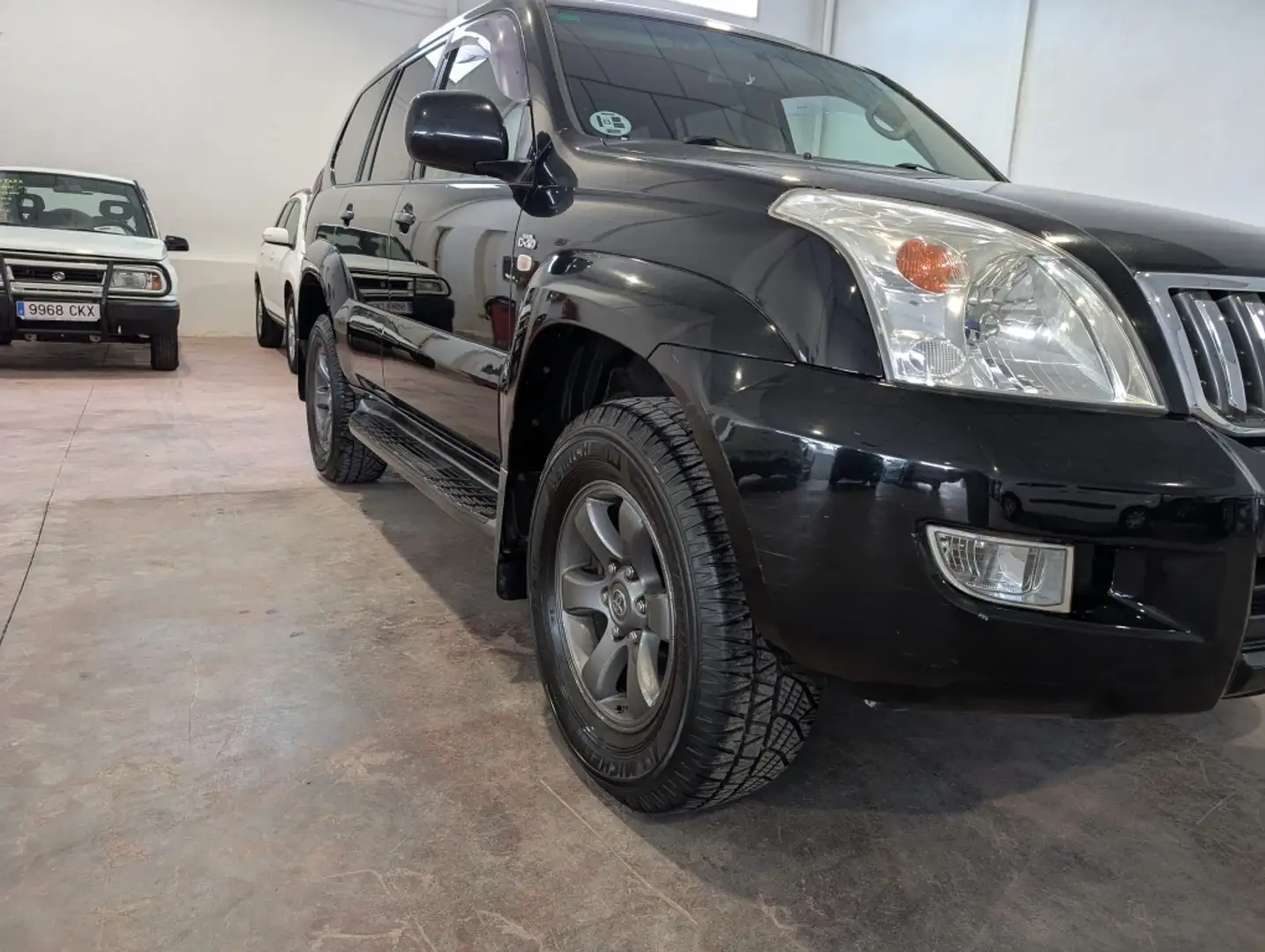 Toyota Land Cruiser D-4D VX Negro - 2