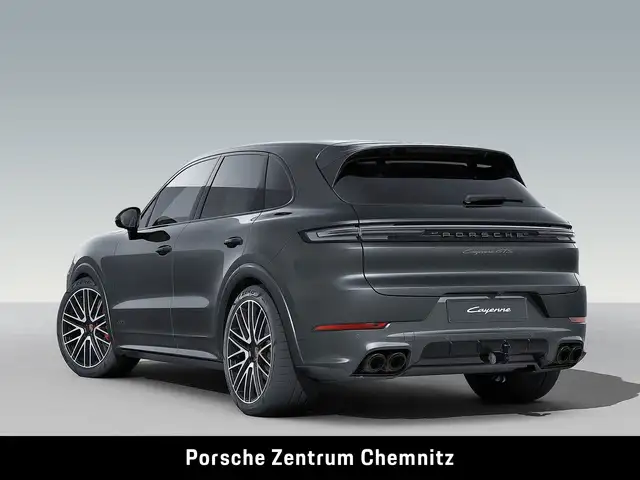 Porsche Cayenne view 3