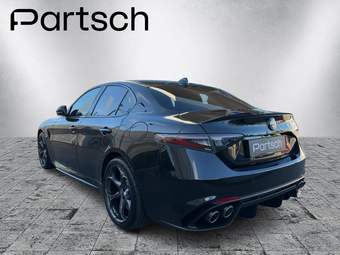 Alfa Romeo Giulia Quadrifoglio 2.9 V6 520 AT AkrapovicCarbon - 2