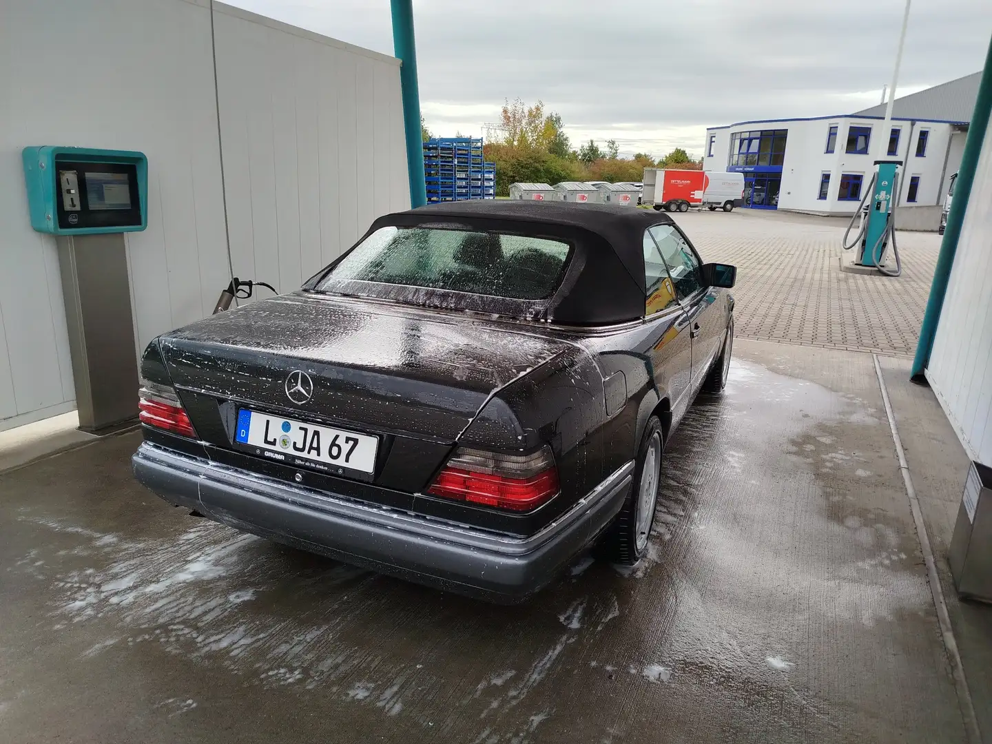 Mercedes-Benz CE 220 E 220 CE Cabrio/Oldtimer/Dach-Neu/Leder/SH/17Zoll Schwarz - 1