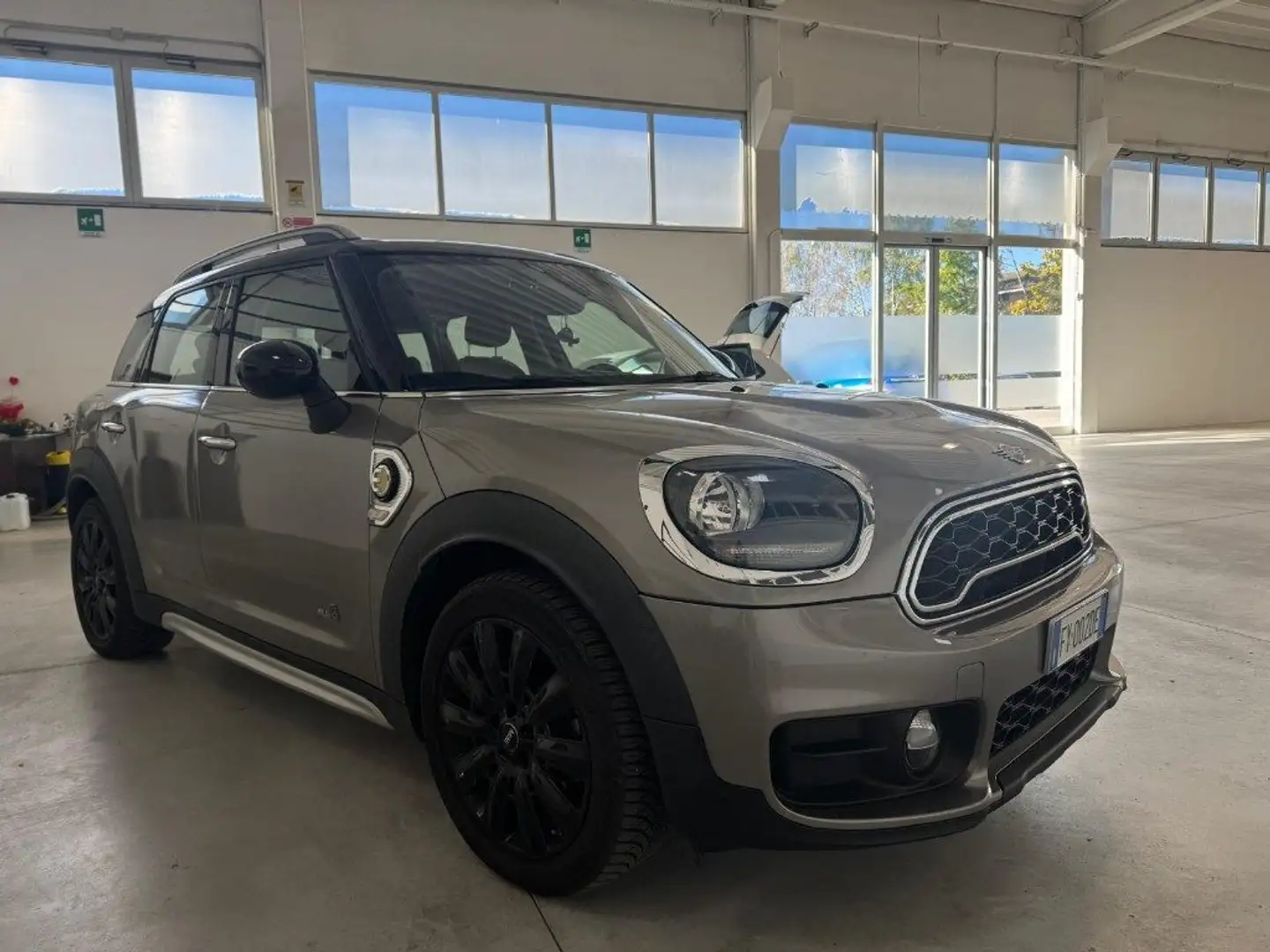 MINI Cooper SE Countryman 1.5 Hype ALL4 Automatica Gris - 2