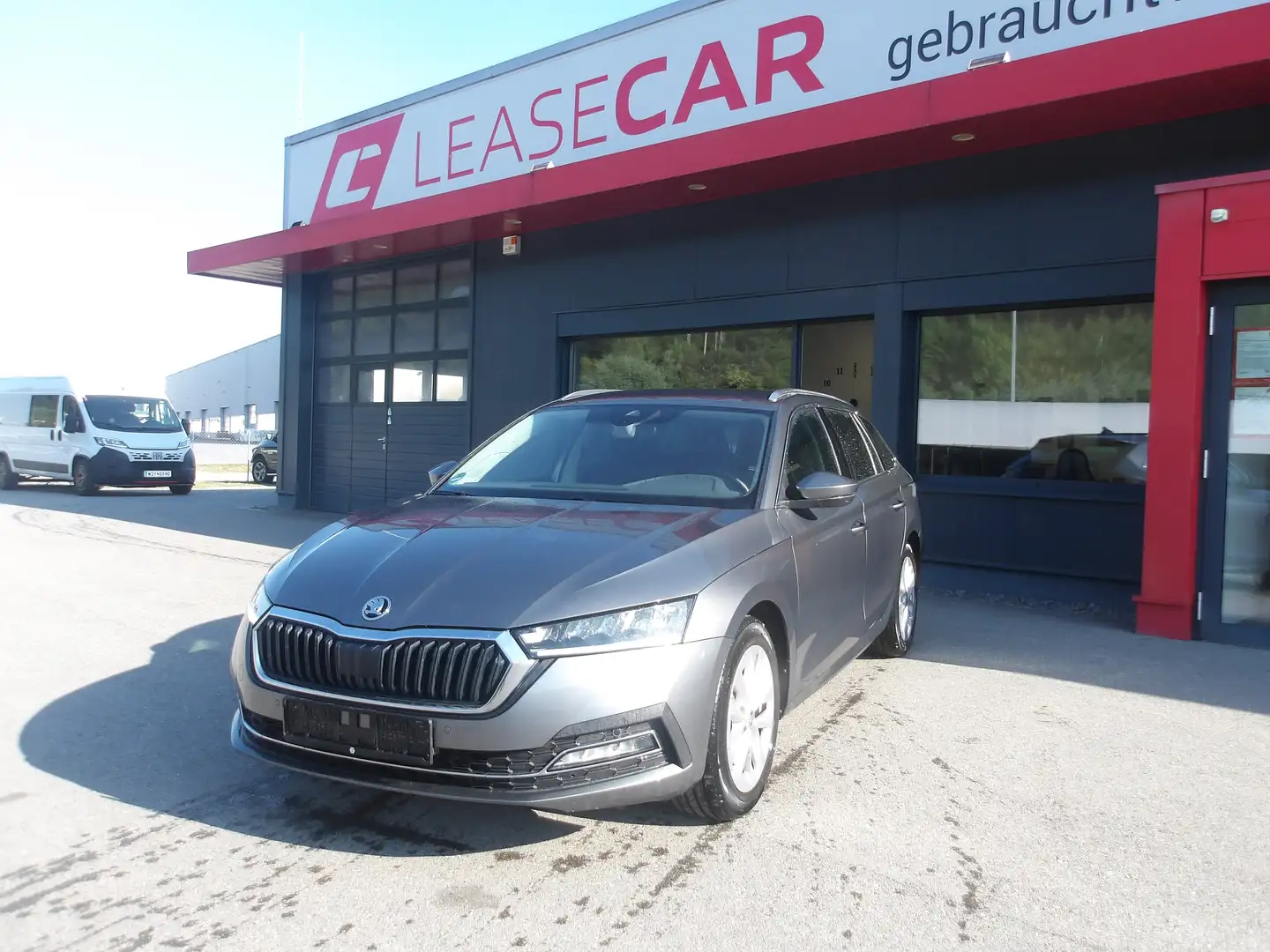 Skoda Octavia Style DSG *LED*NAVI*AHK*VIRTUAL* Grau - 1