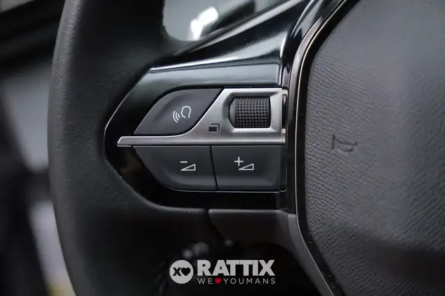 Peugeot 2008 view 11