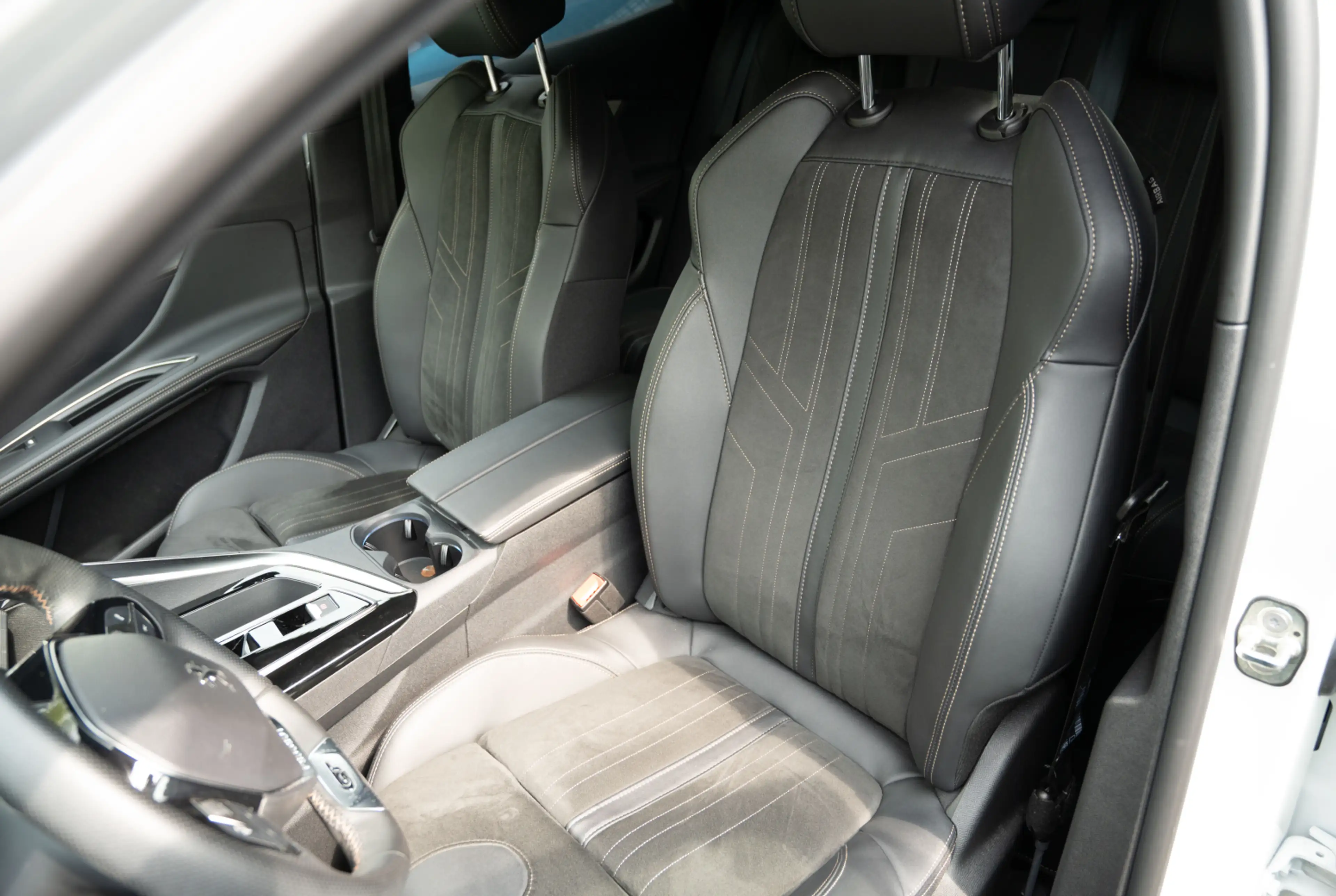 Peugeot 3008 GT 1.5 BlueHDi 130 EAT8 *GW-TOP-DEAL* — photo 8