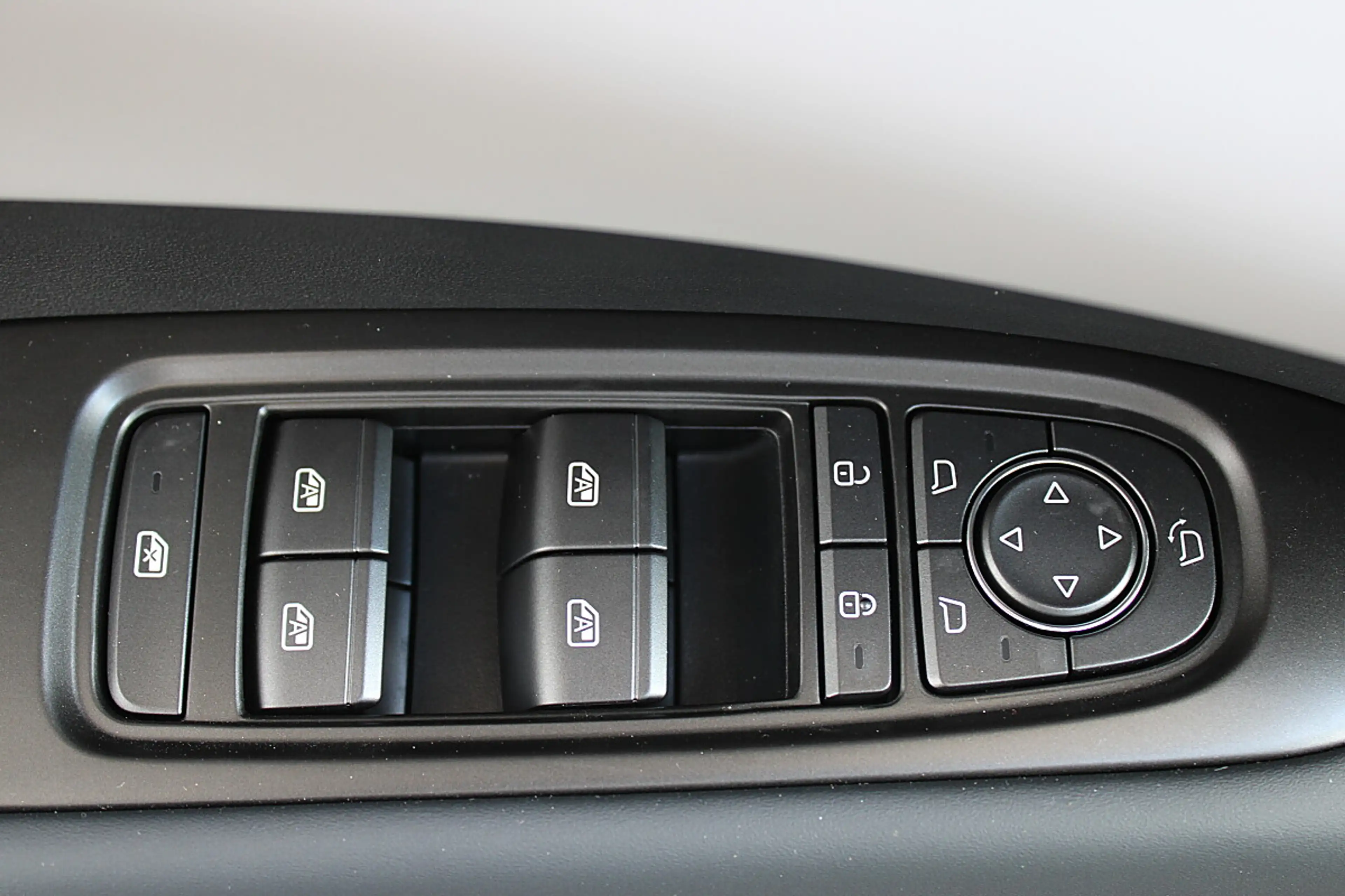 BYD Seal 6 DM-i Touring PHEV 10,08kWh Boost Österreich Paket — photo 12