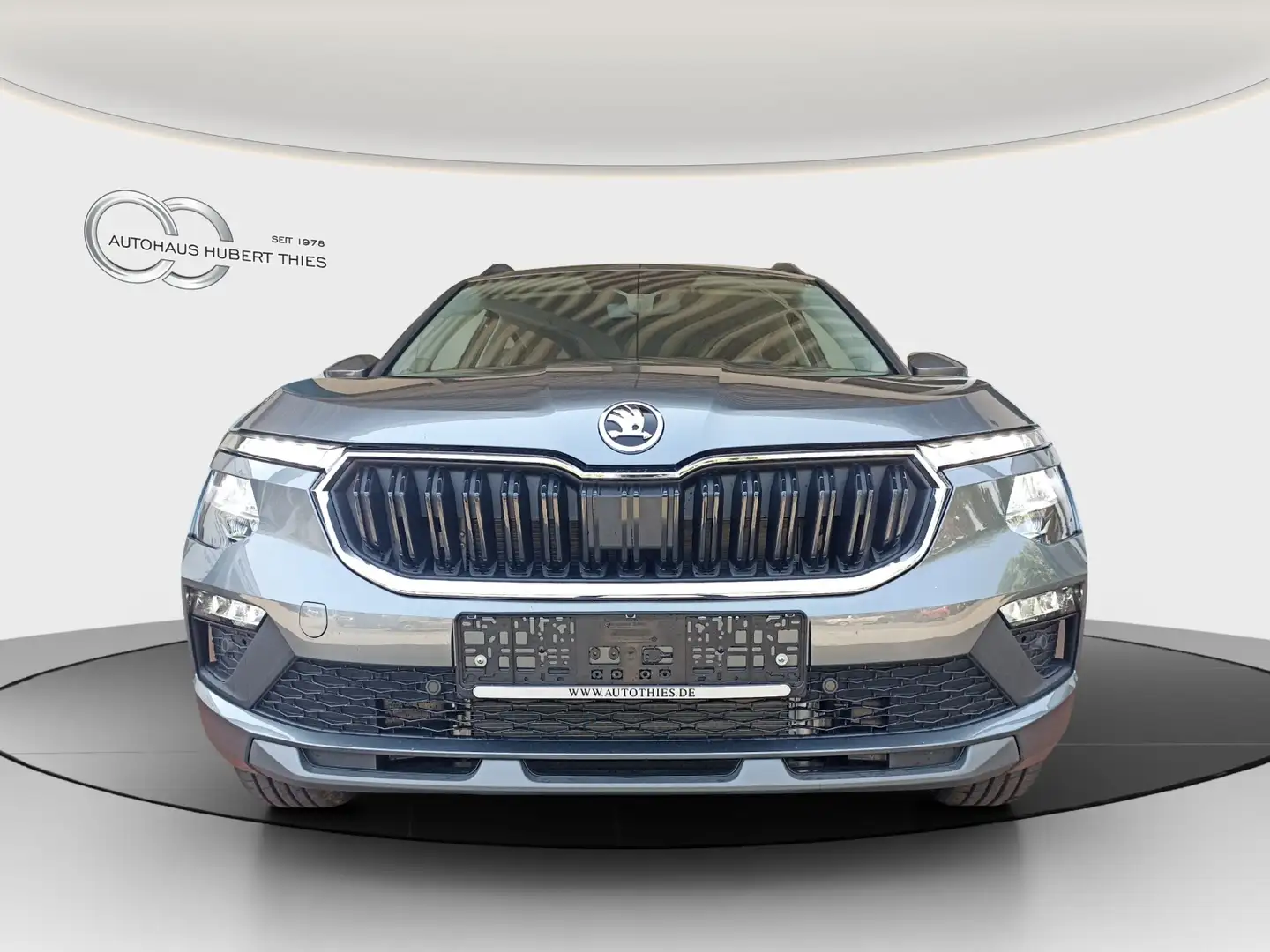 Skoda Kamiq 1.5 TSI DSG Selection AHK+SMART-LINK+WINTER-PAk. Gris - 2