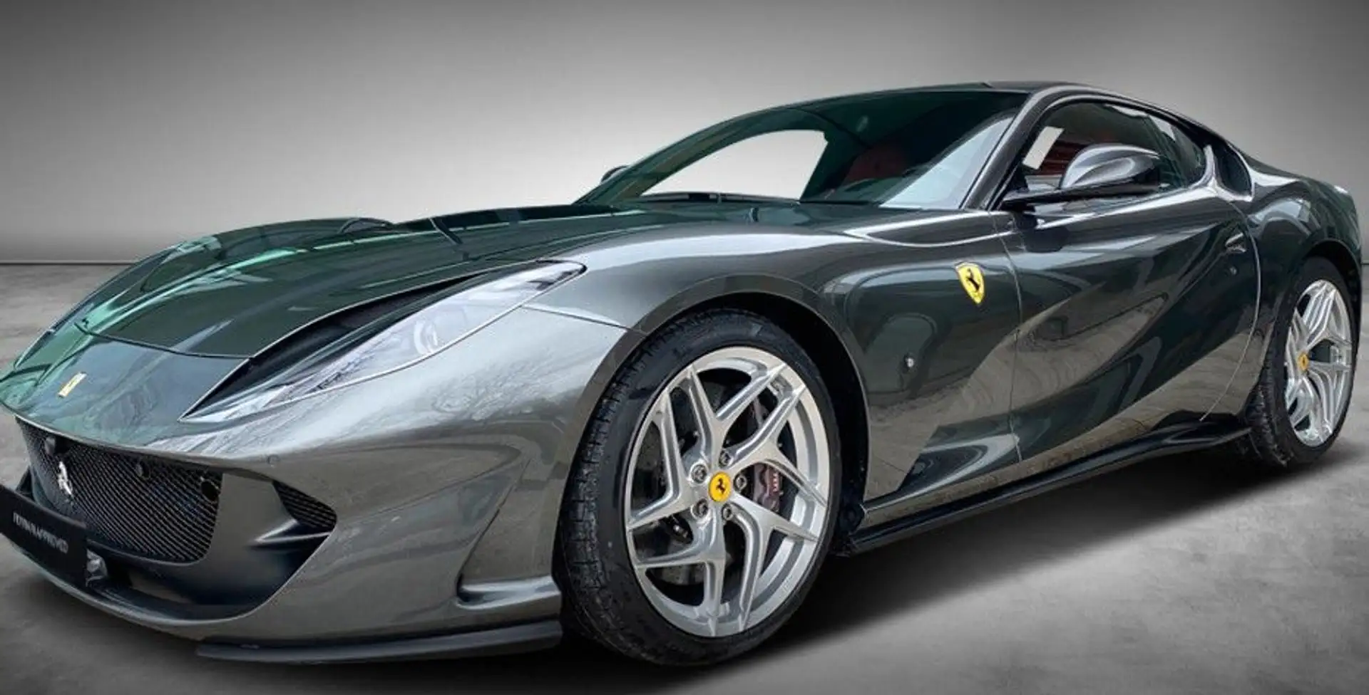 Ferrari 812 Superfast Gris - 2