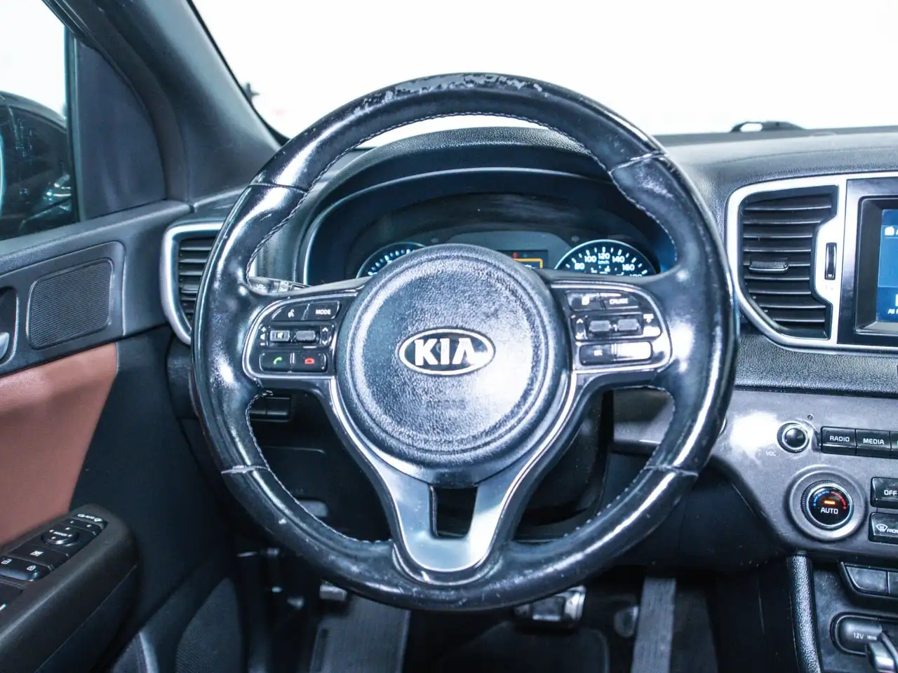 Kia Sportage снимка Kia Sportage