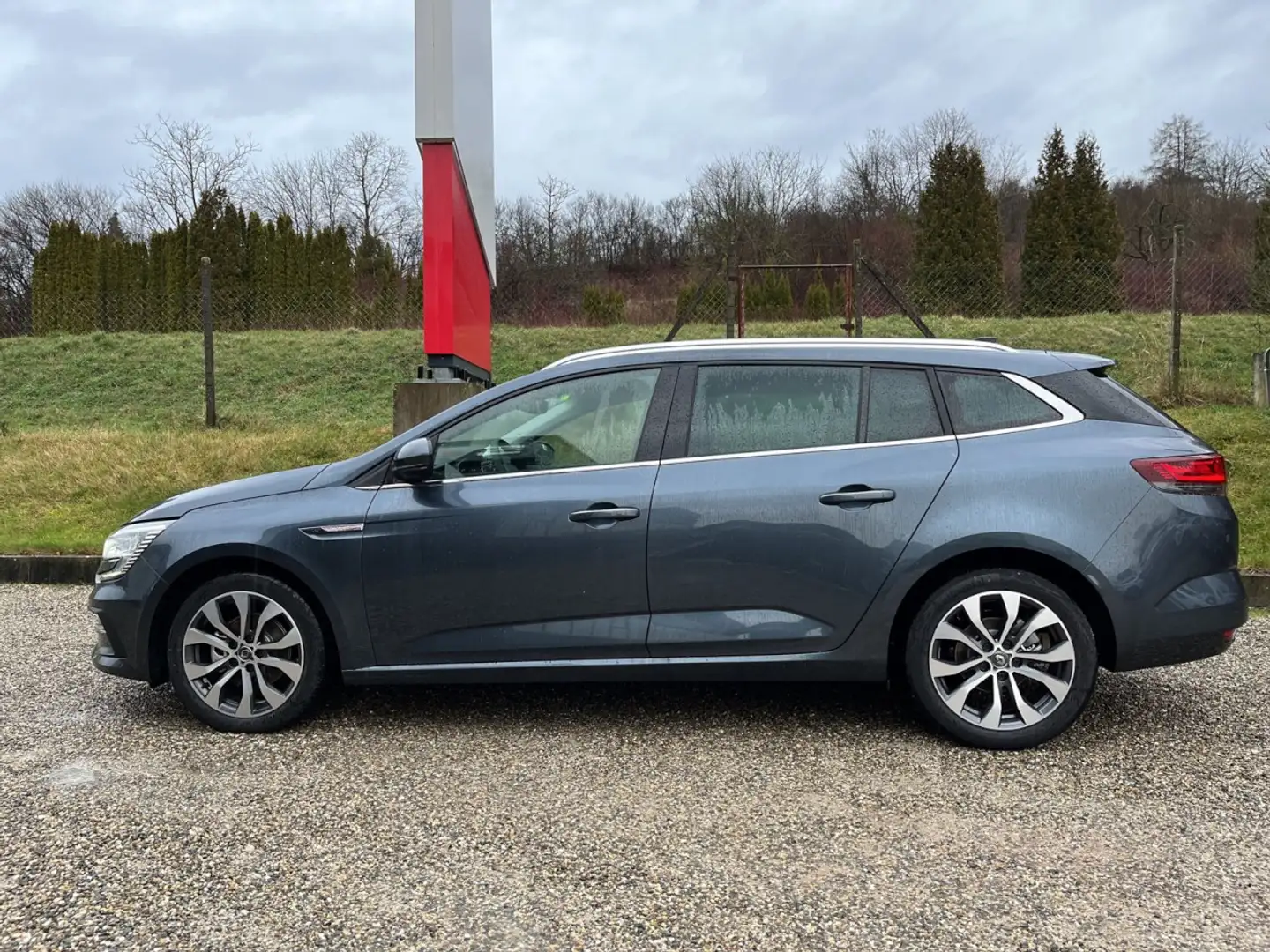 Renault Megane IV Grandtour Techno TCe 140 Automatik Klima Navi Grau - 2