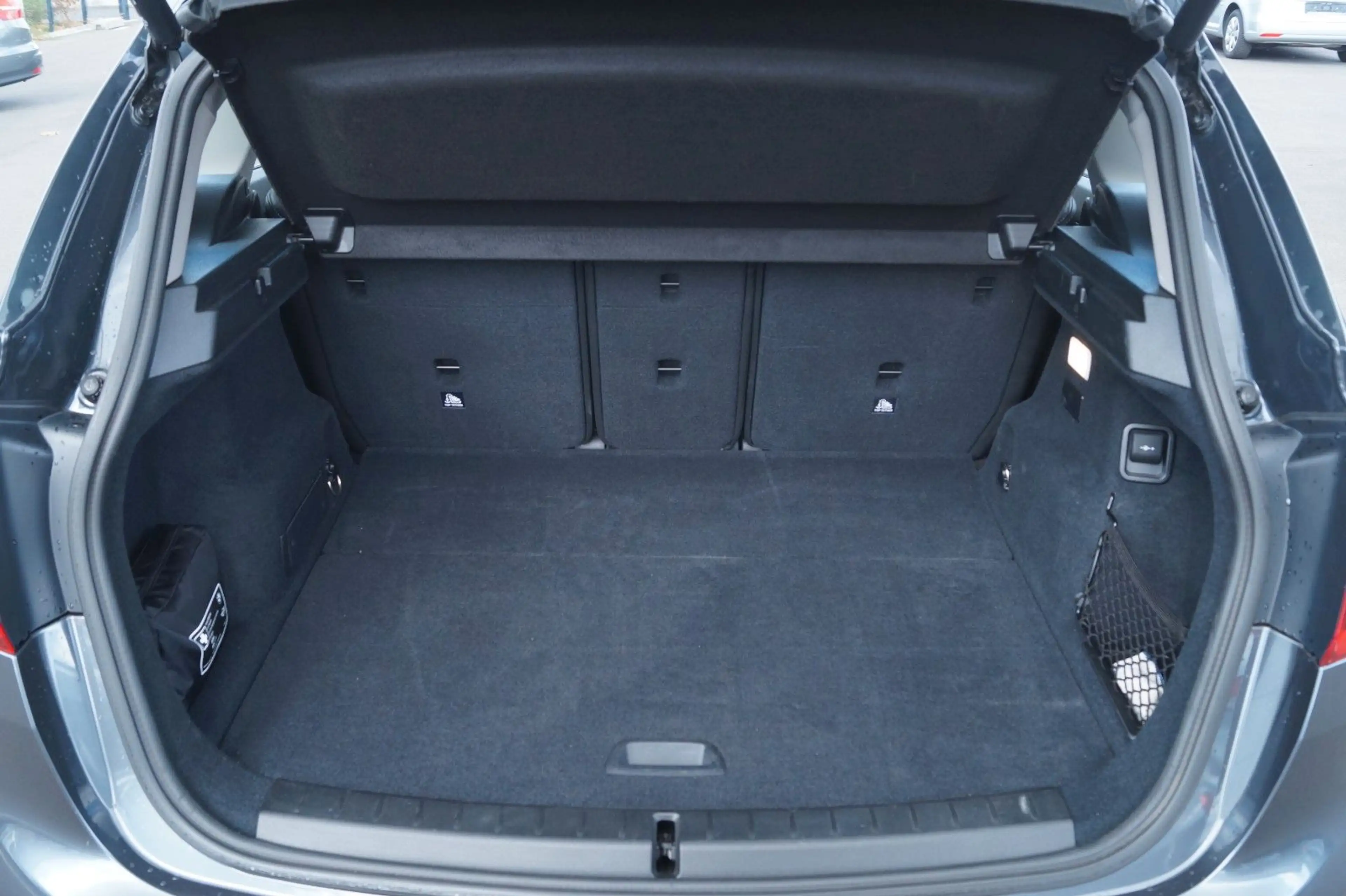 BMW 225 xe Sport Line Active Tourer — photo 16