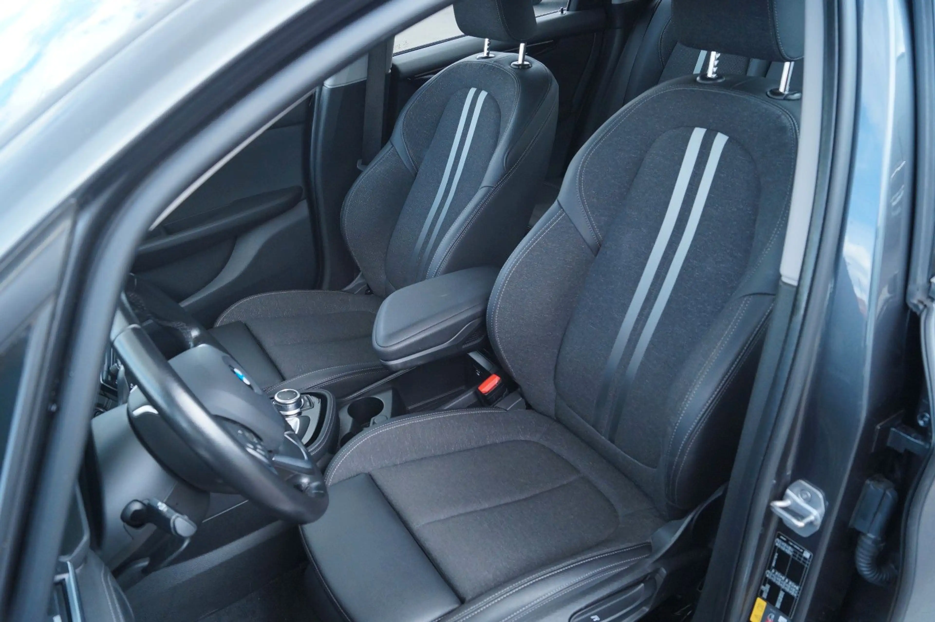 BMW 225 xe Sport Line Active Tourer — photo 12