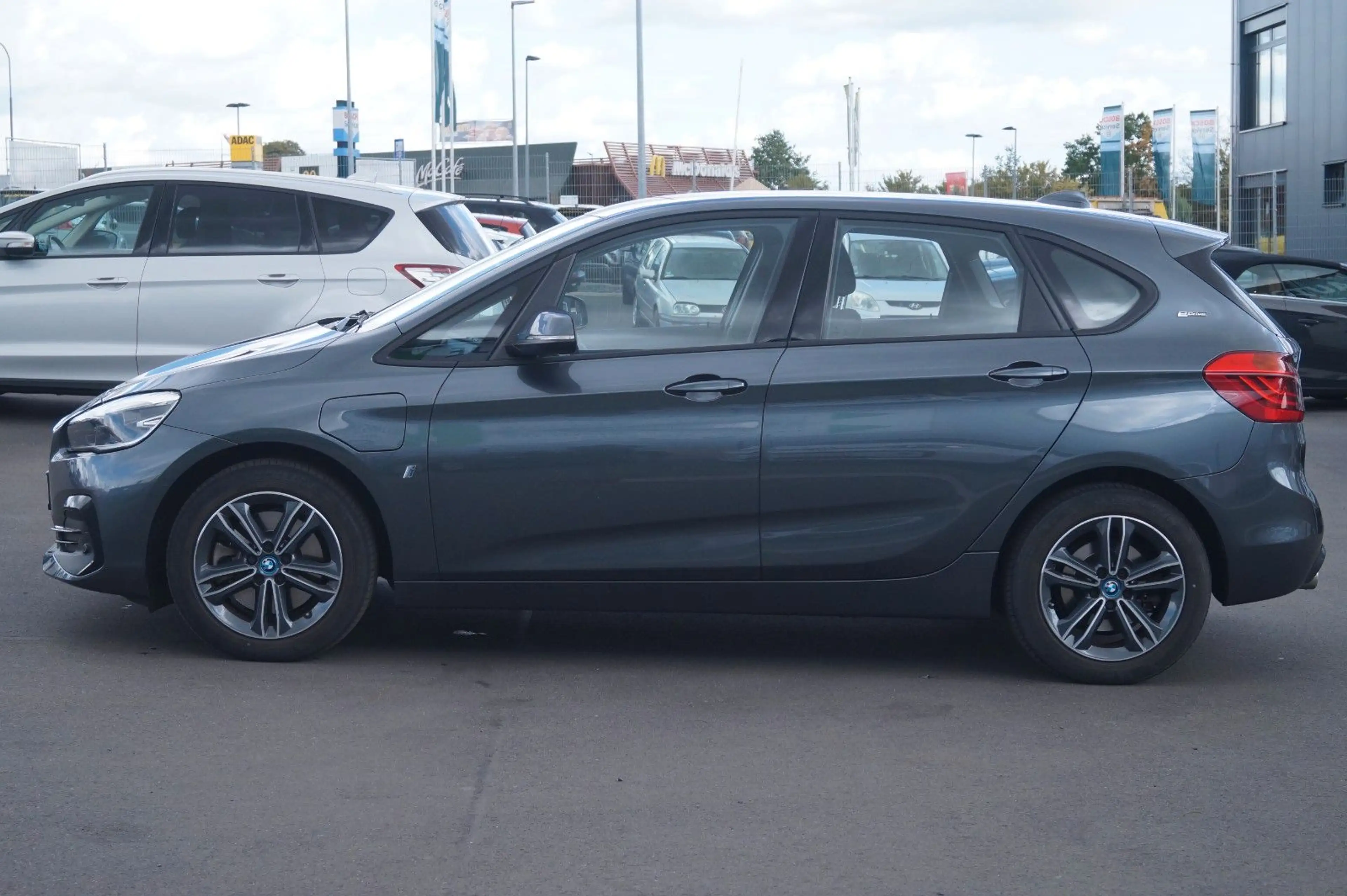 BMW 225 xe Sport Line Active Tourer — photo 3