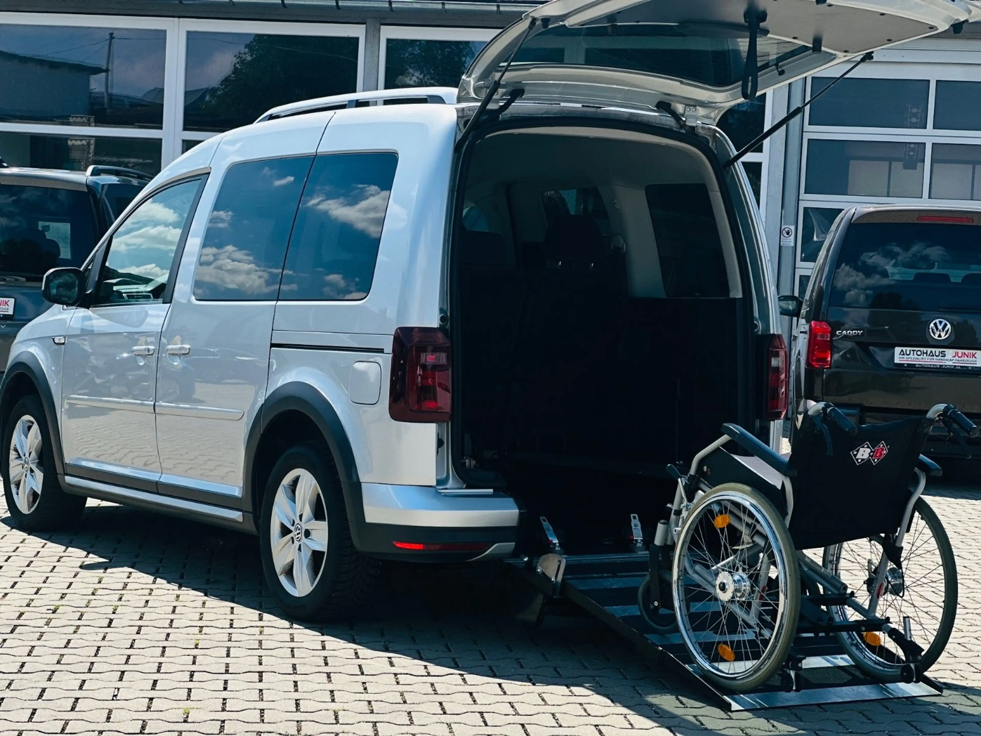 Volkswagen Caddy DSG  Alltrack Behindertengerecht-Rampe — photo 8
