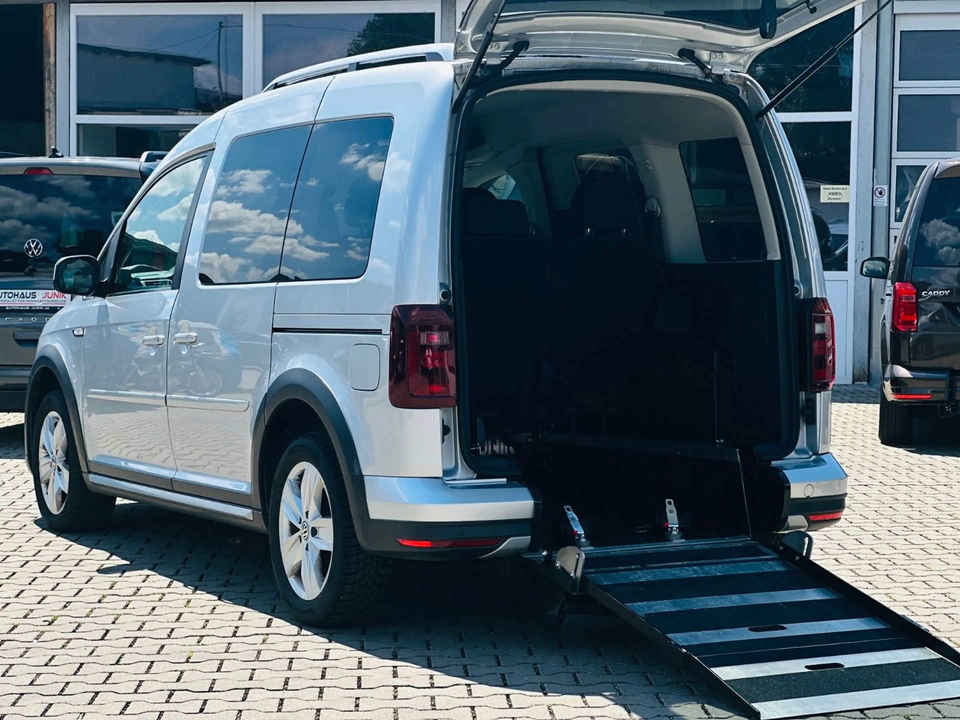 Volkswagen Caddy DSG  Alltrack Behindertengerecht-Rampe — photo 7