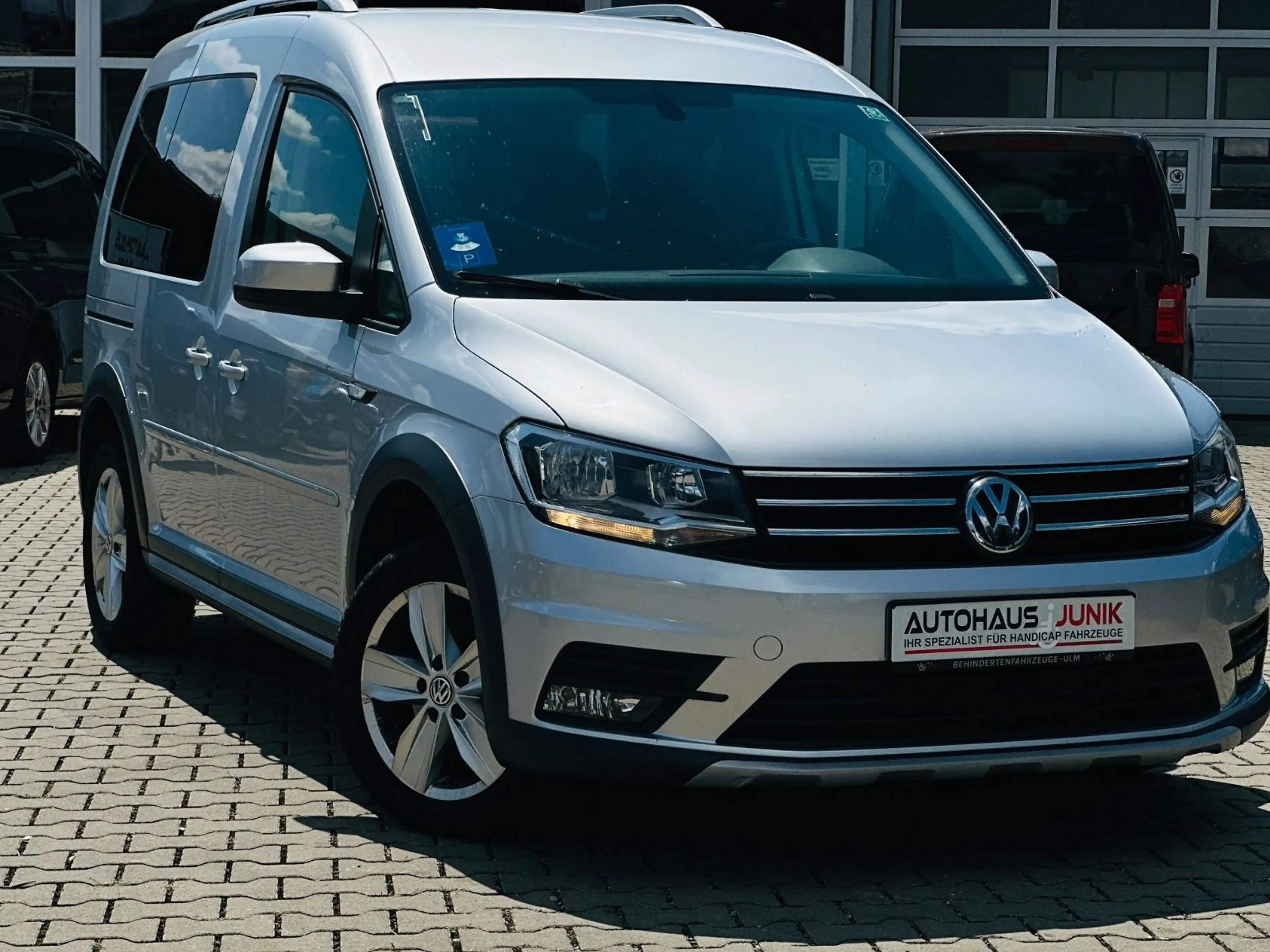Volkswagen Caddy DSG  Alltrack Behindertengerecht-Rampe — photo 3