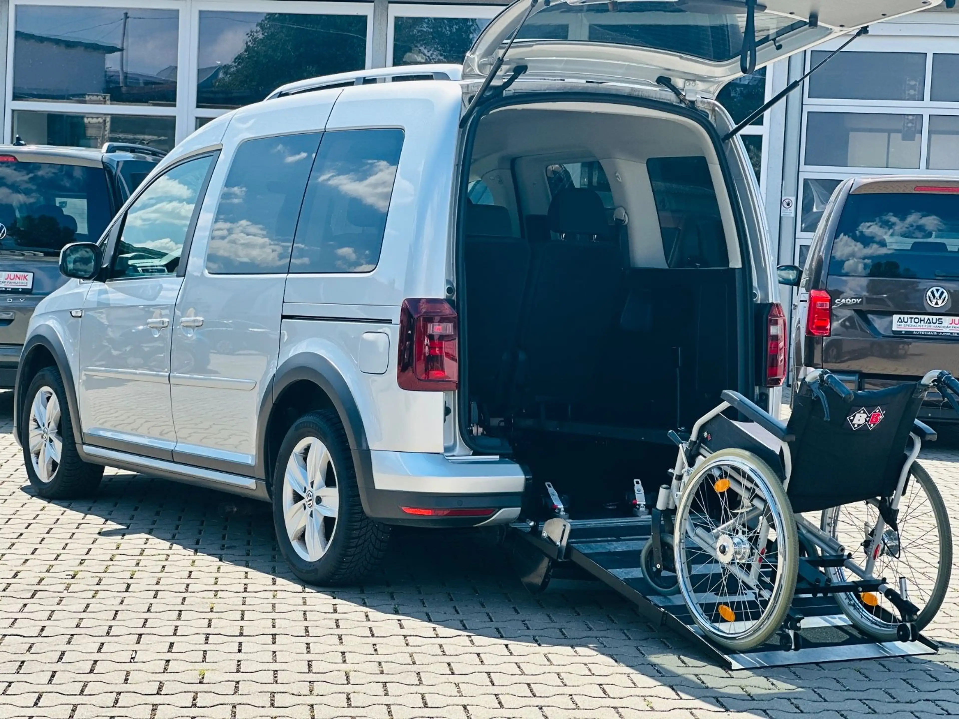 Volkswagen Caddy DSG  Alltrack Behindertengerecht-Rampe