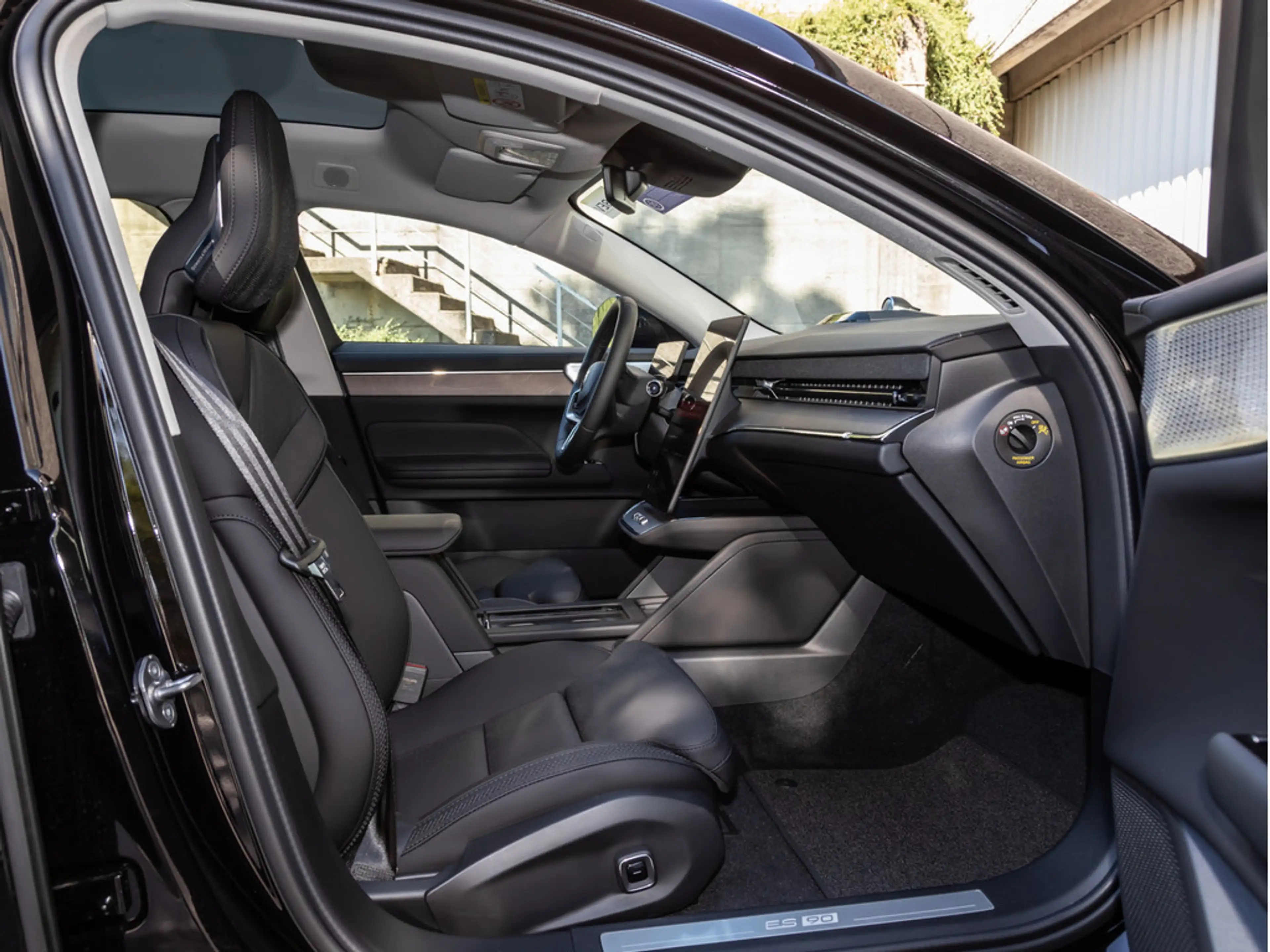 Volvo ES90 245 kW Single Motor Extended Range Ultra — photo 9