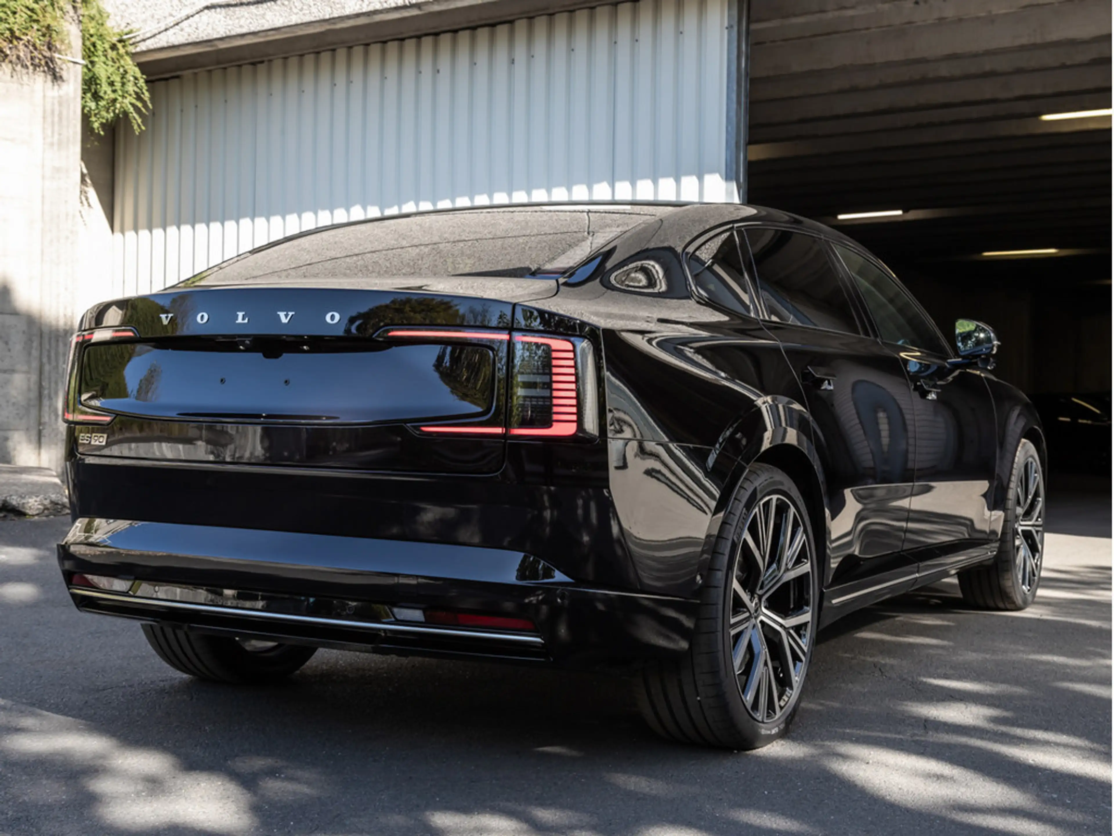 Volvo ES90 245 kW Single Motor Extended Range Ultra — photo 6