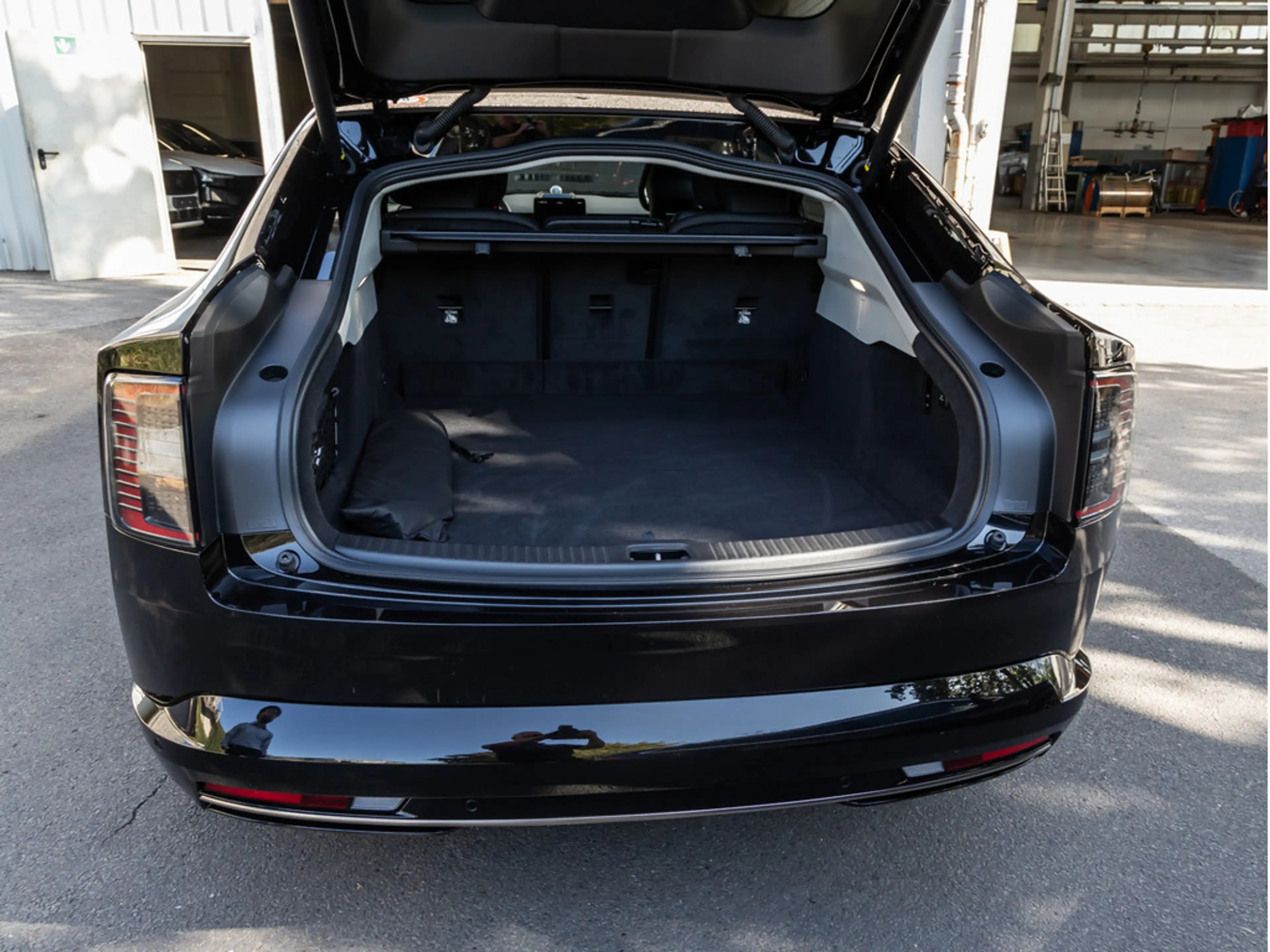 Volvo ES90 245 kW Single Motor Extended Range Ultra — photo 12