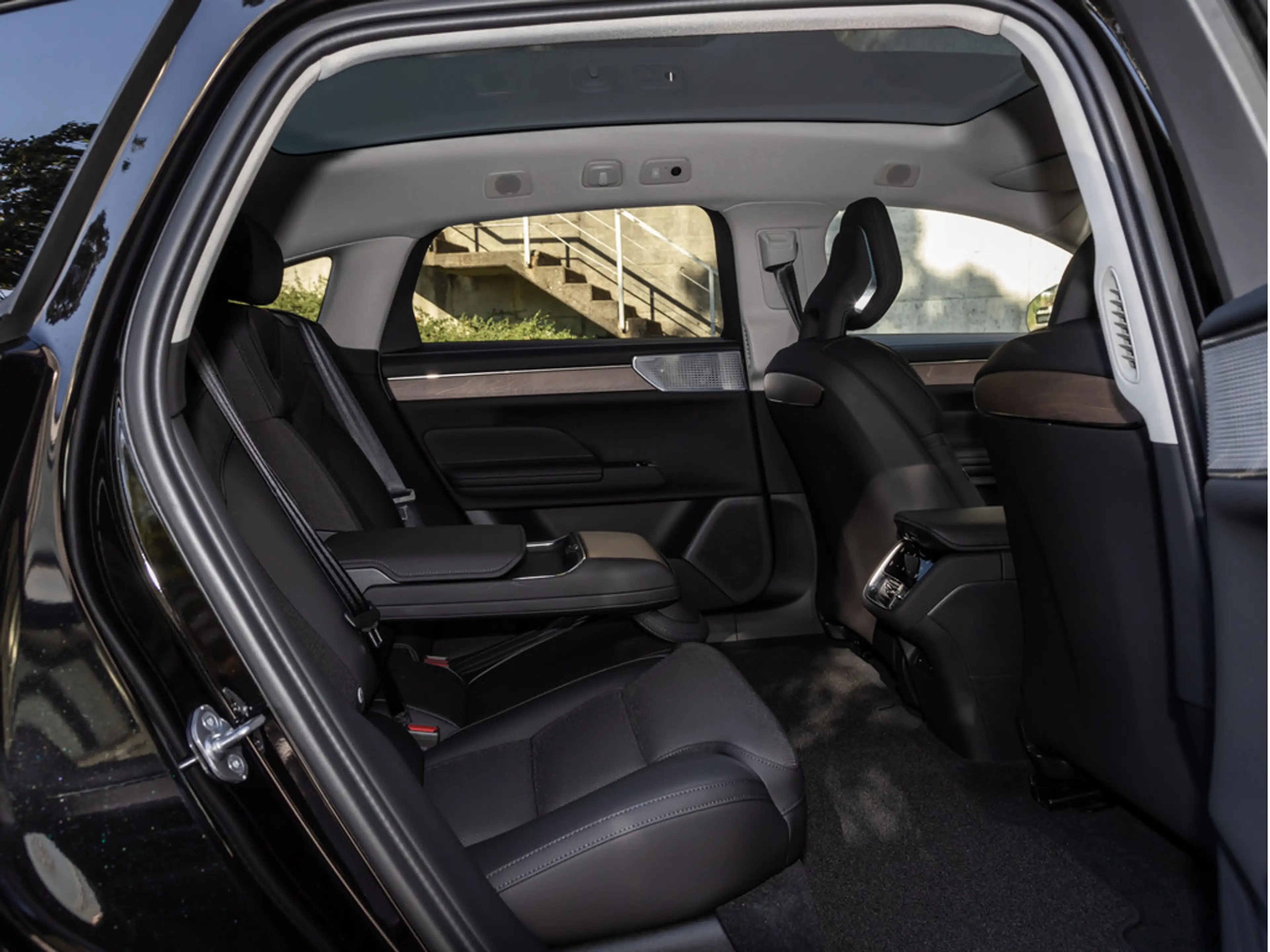 Volvo ES90 245 kW Single Motor Extended Range Ultra — photo 10