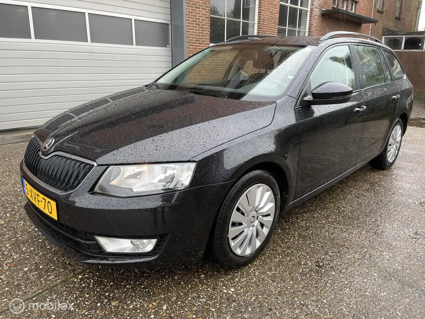 Skoda Octavia Combi 1.2 TSI Greentech Ambition Schwarz - 1