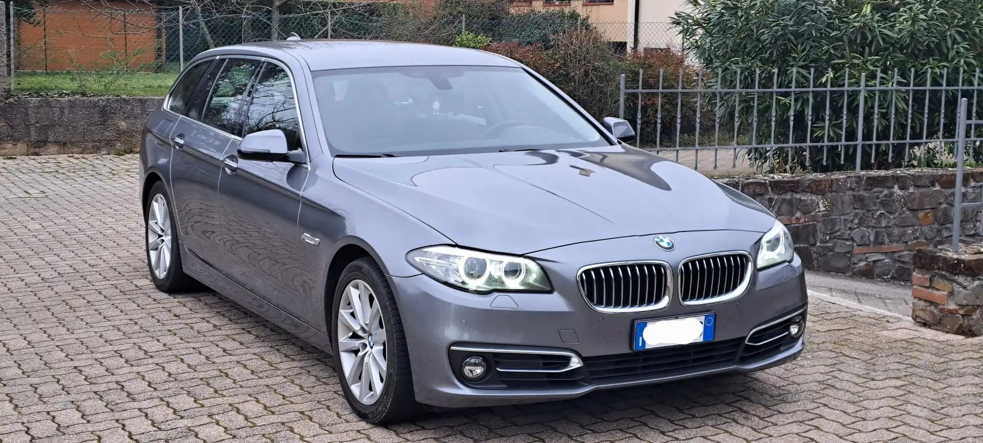 BMW 525 525d xDrive Touring - 1