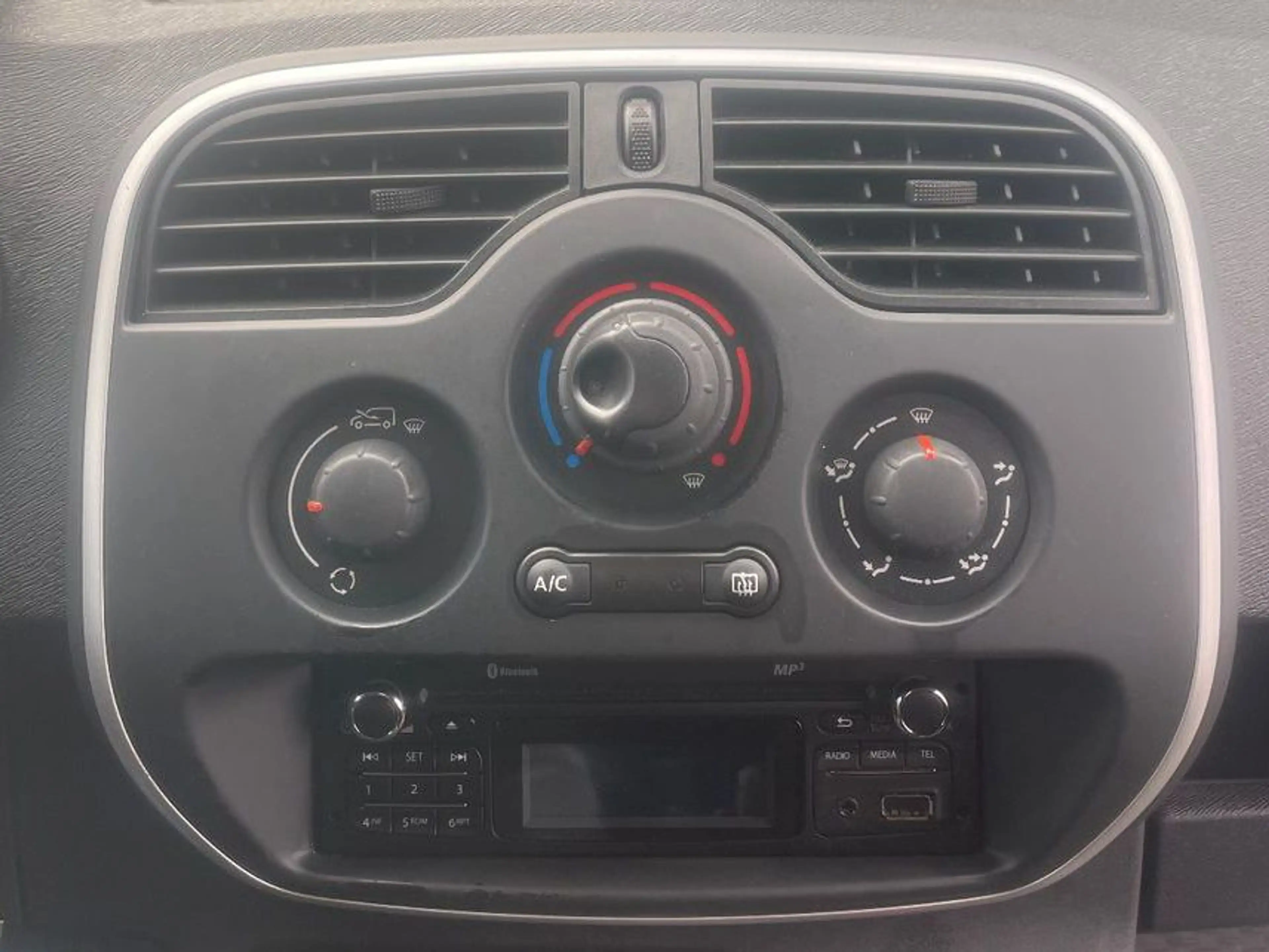 Renault Kangoo Rapid Extra AHK/KLIMA/GANZJAHRESR. — photo 11