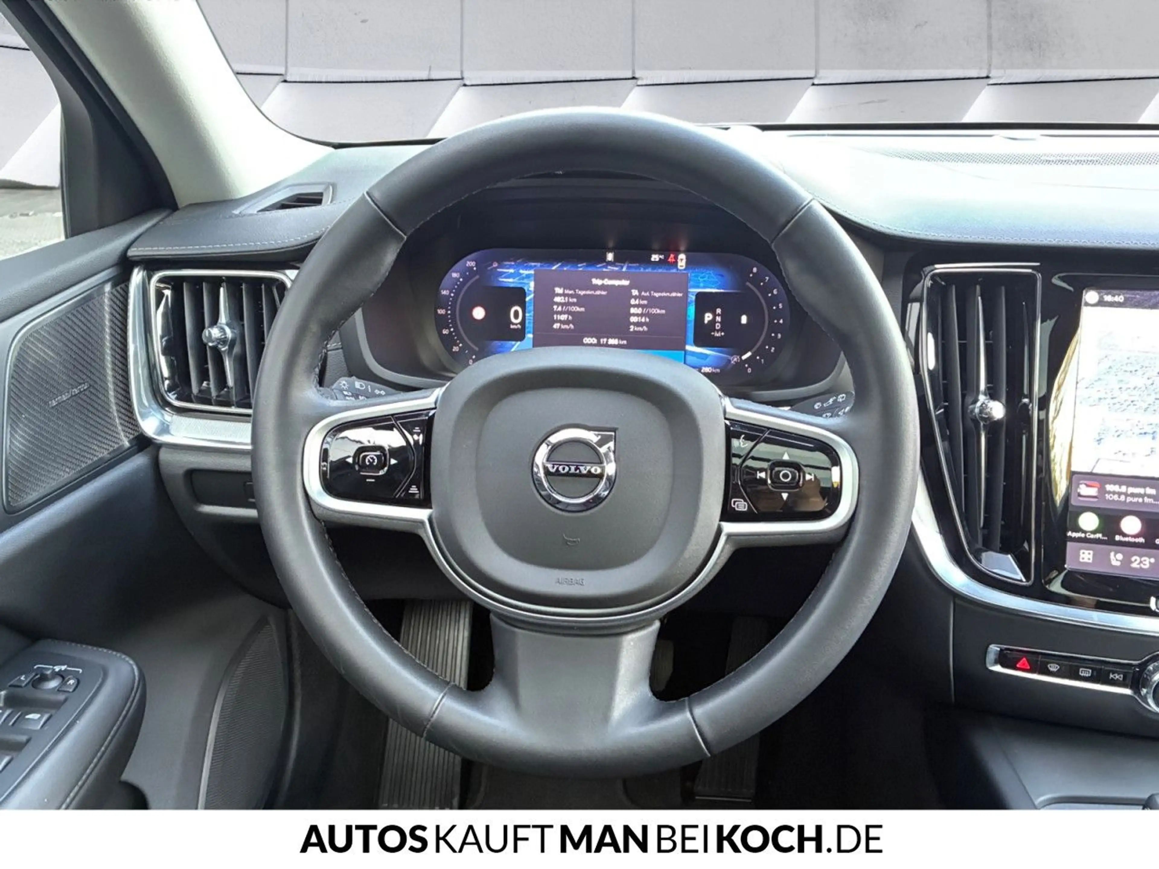Volvo V60 B4 B Ultra Dark 360° ACC BLIS PANO H/K HUD — photo 9