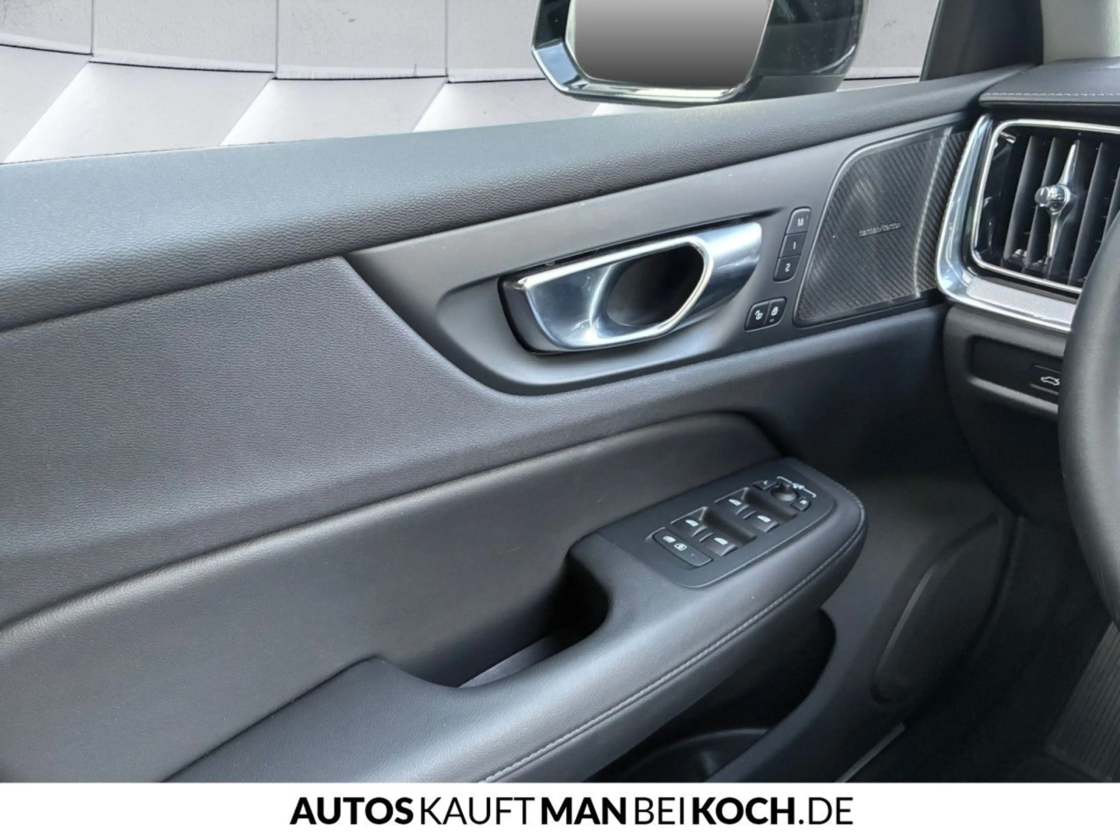 Volvo V60 B4 B Ultra Dark 360° ACC BLIS PANO H/K HUD — photo 13