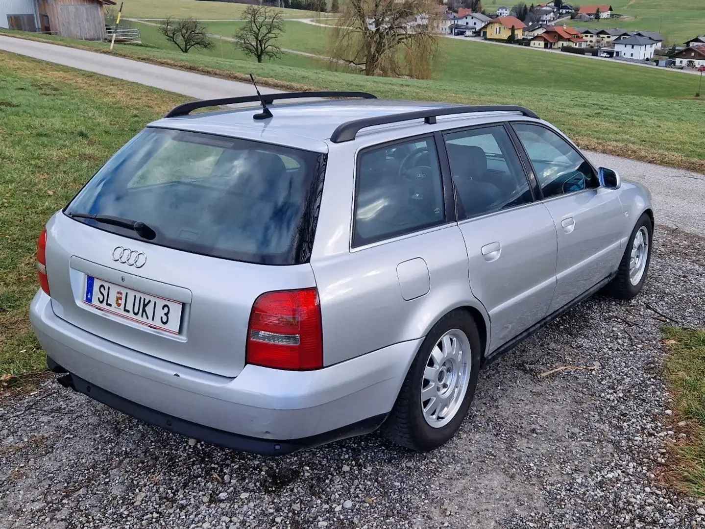 Audi A4 Avant quattro 2,8 5V srebrna - 2