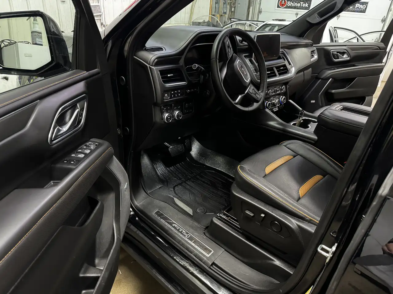 GMC Yukon снимка GMC Yukon
