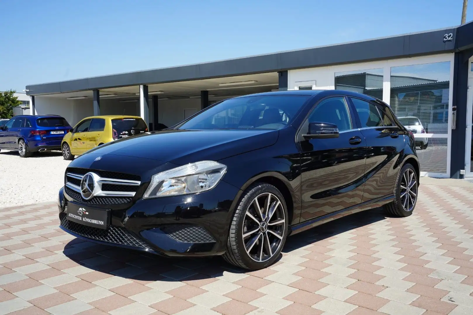 Mercedes-Benz A 180 BlueEfficiency*Kamera*Navigation*8 Fach* Schwarz - 2