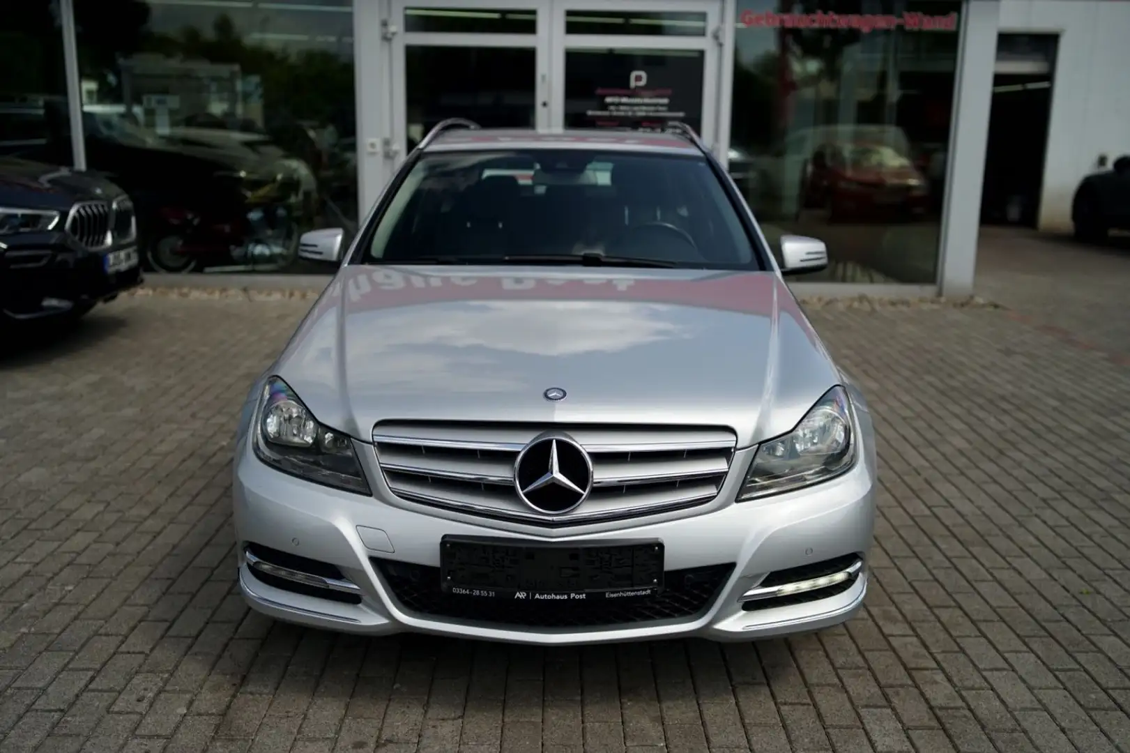 Mercedes-Benz C 180 C180 T-Modell Automatik Navi Sitzheiz el.Heckkl. Argento - 2