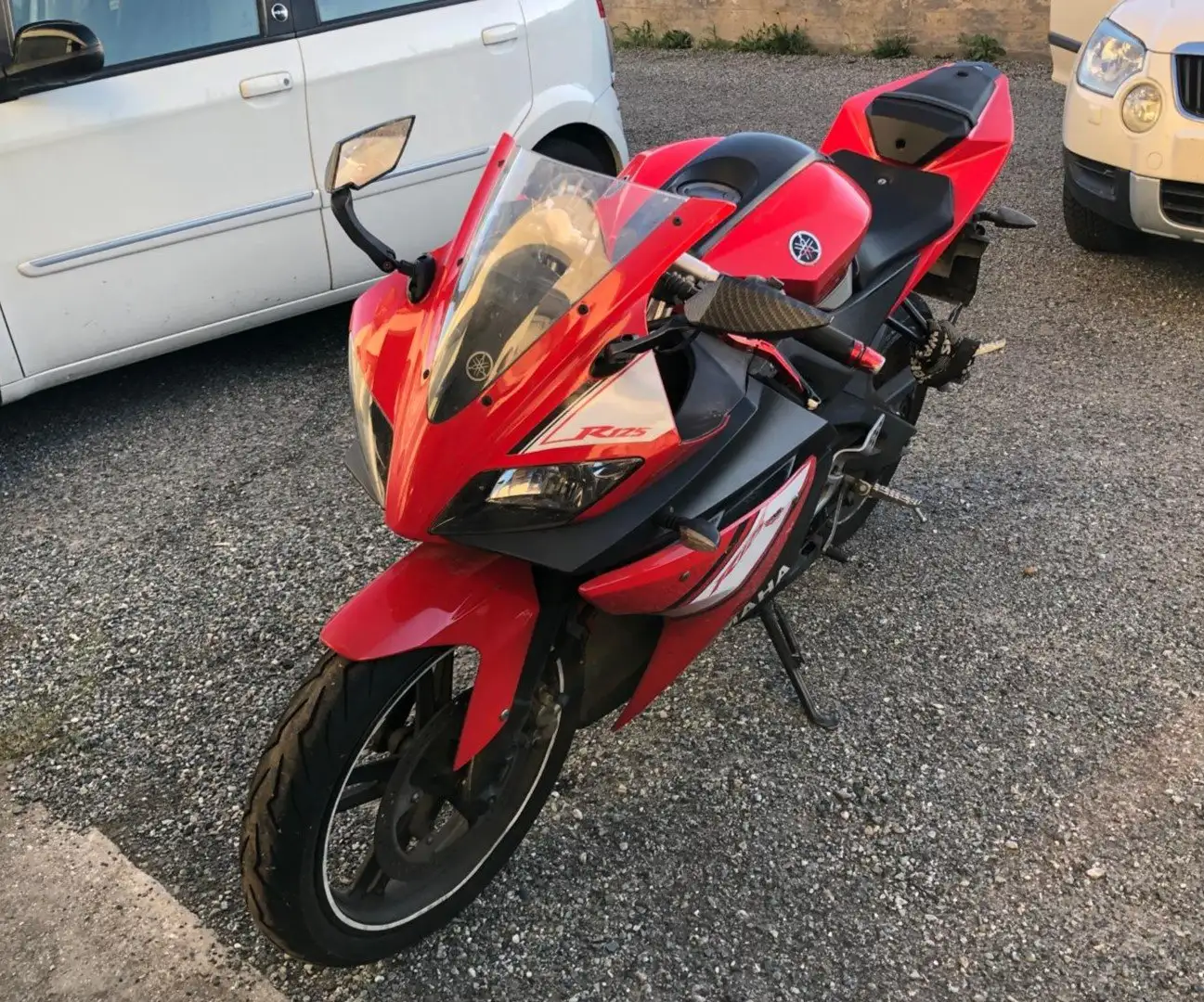 Yamaha YZF-R125 Rosso - 2