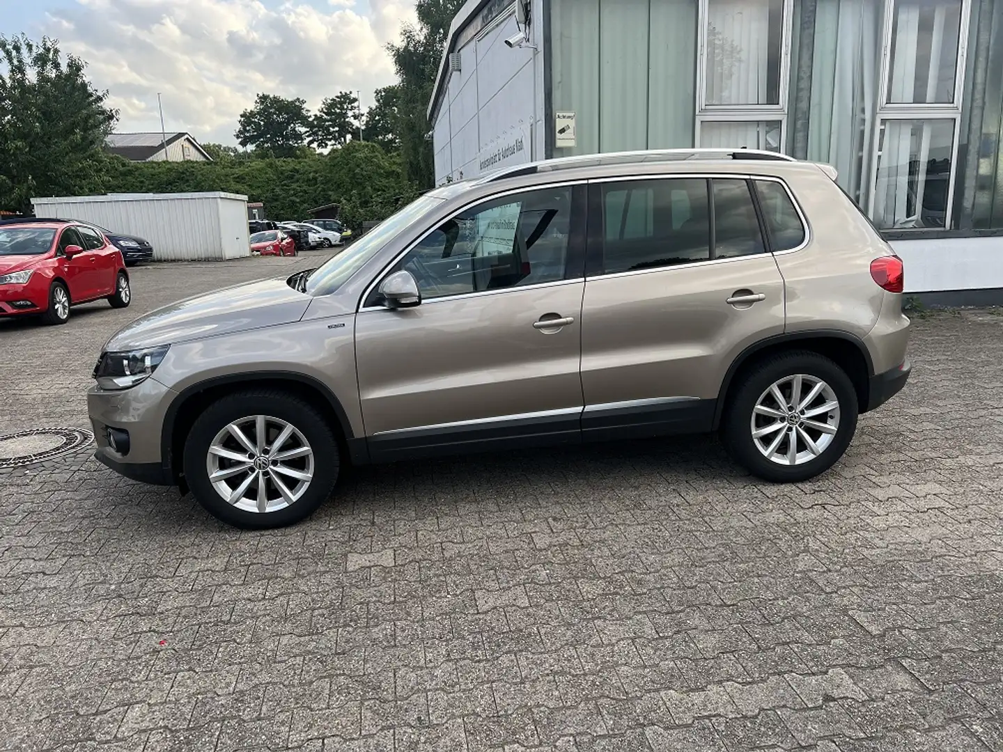 Volkswagen Tiguan Tiguan 2.0 TDI SCR BlueMotion Technology Sport & - 2