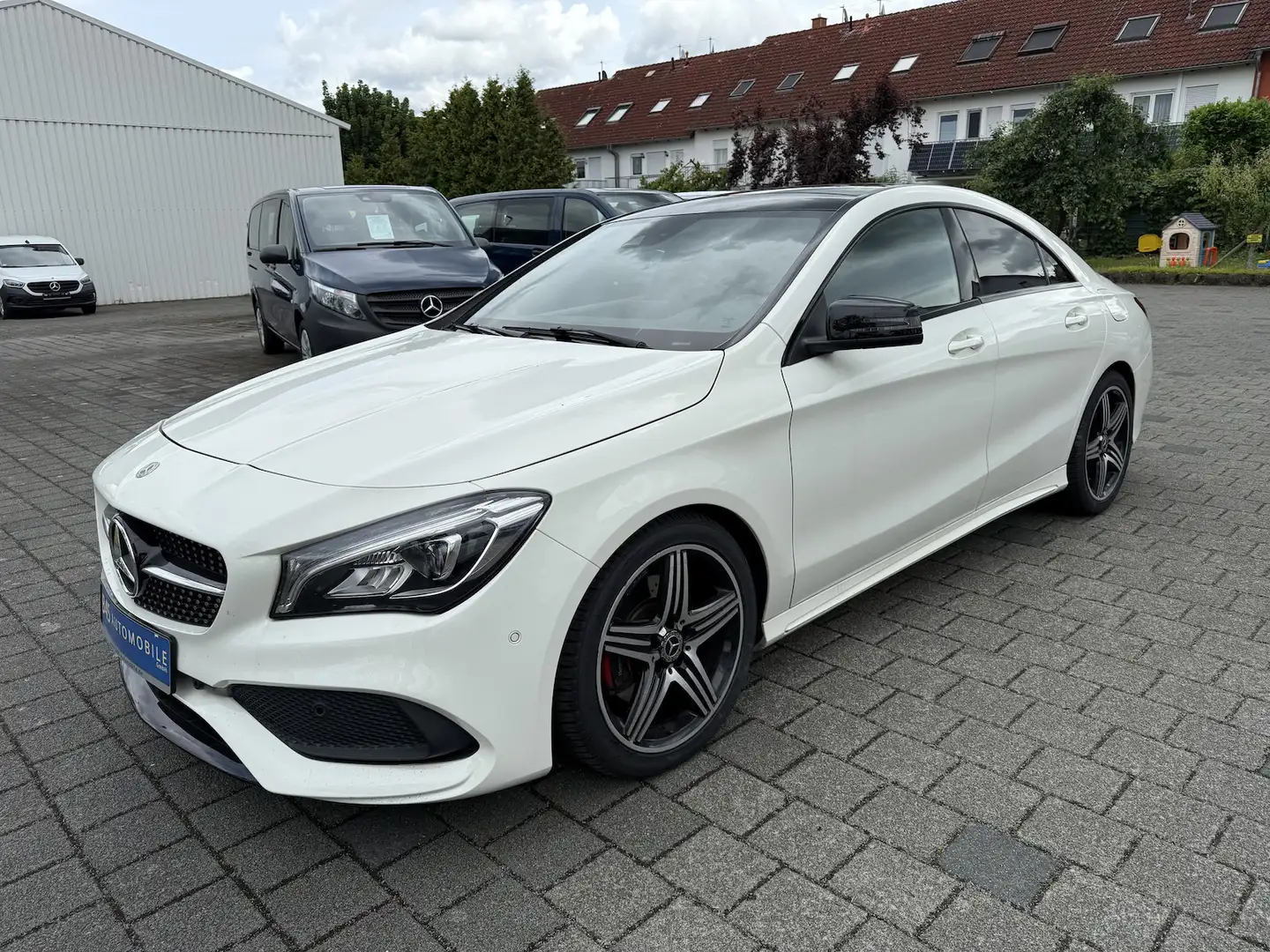 Mercedes-Benz CLA 250 Sport 4MATIC Coupé AMG LINE 7G PANO NAVI LED NIGHT Weiß - 2