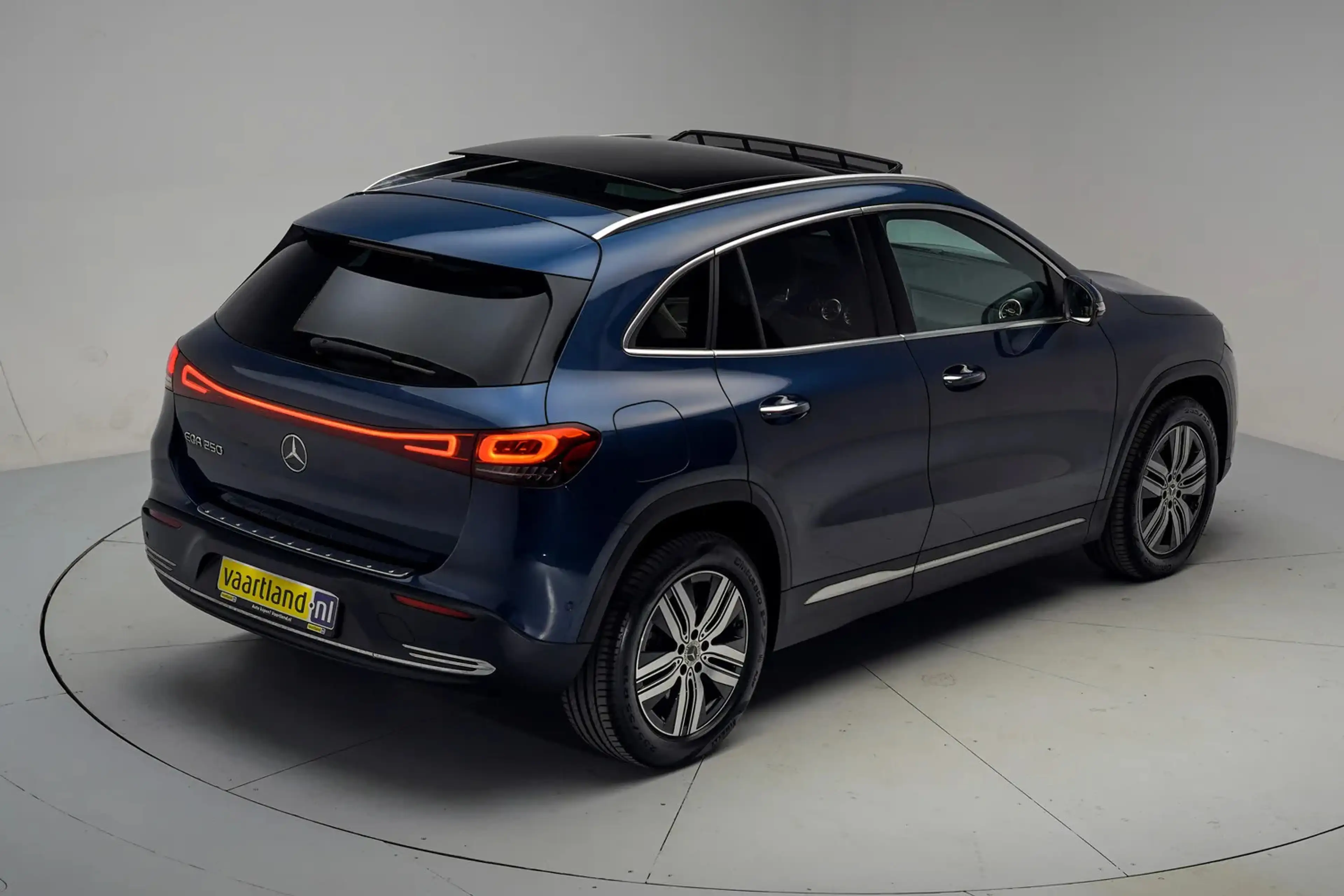 Mercedes-Benz EQA 250 Luxury Line 3-Fase [ Panoramadak Navi Camera Apple — photo 15