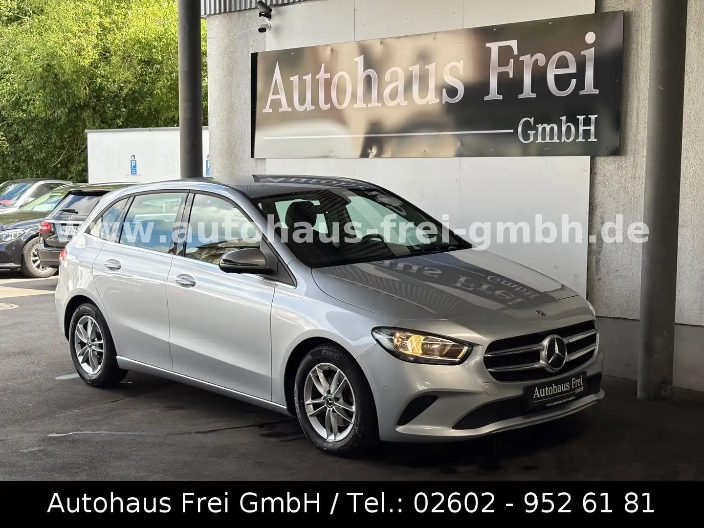 Mercedes-Benz B 180 d*MBUX*1.HAND*KAMERA*TOTWINKEL*NAVI*PTS Argent - 1