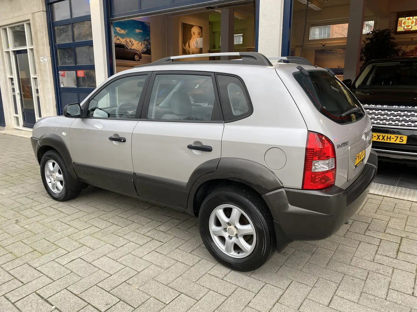 Hyundai TUCSON 2.0i Active AIRCO/NW APK 02-2025/NETTE STAAT Grijs - 2