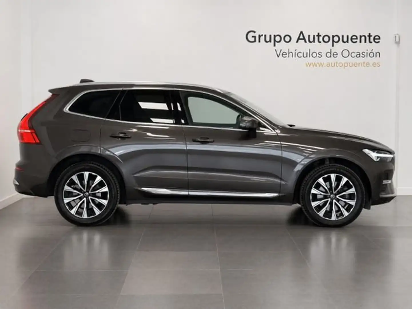 Volvo XC60 Plus Bright Auto Gris - 2