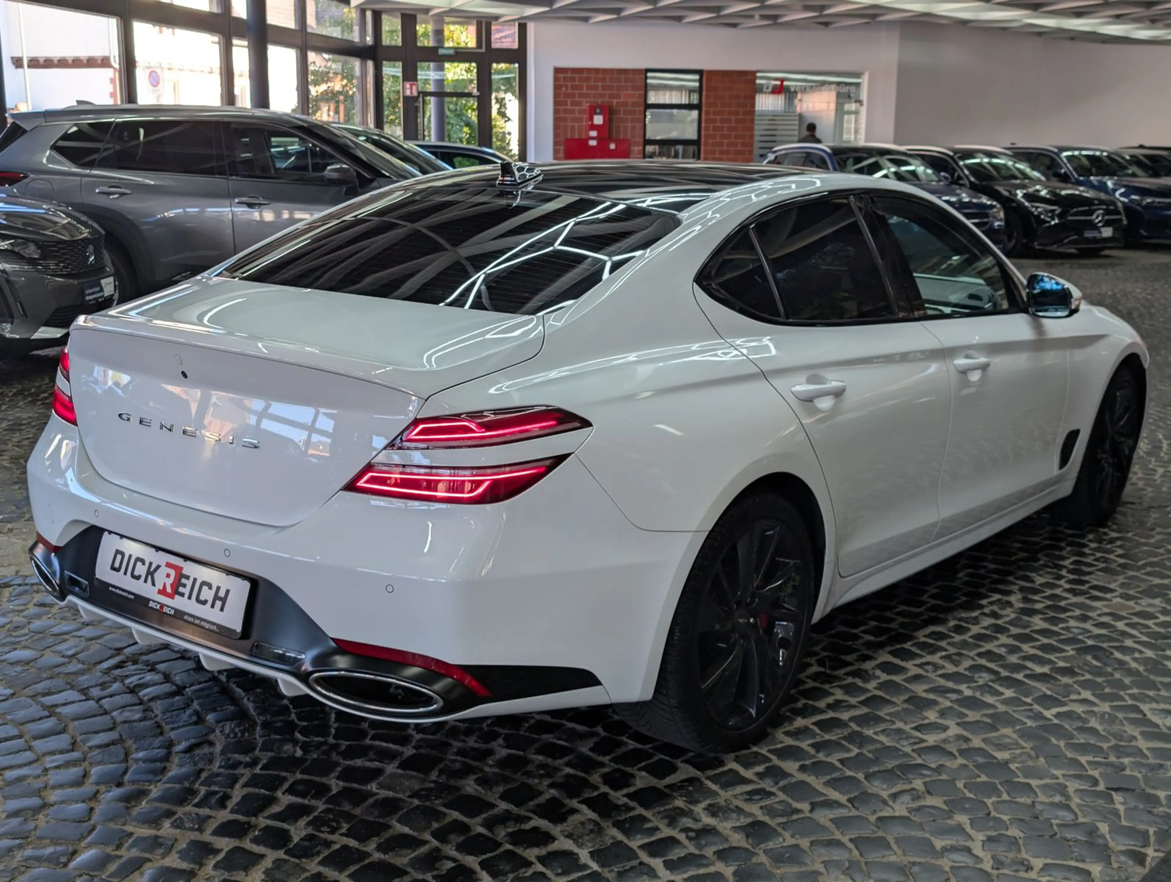 Genesis G70 2.0 T-GDI Sport PANO*LEDER*ACC*LED*KAM*19"LM — photo 7