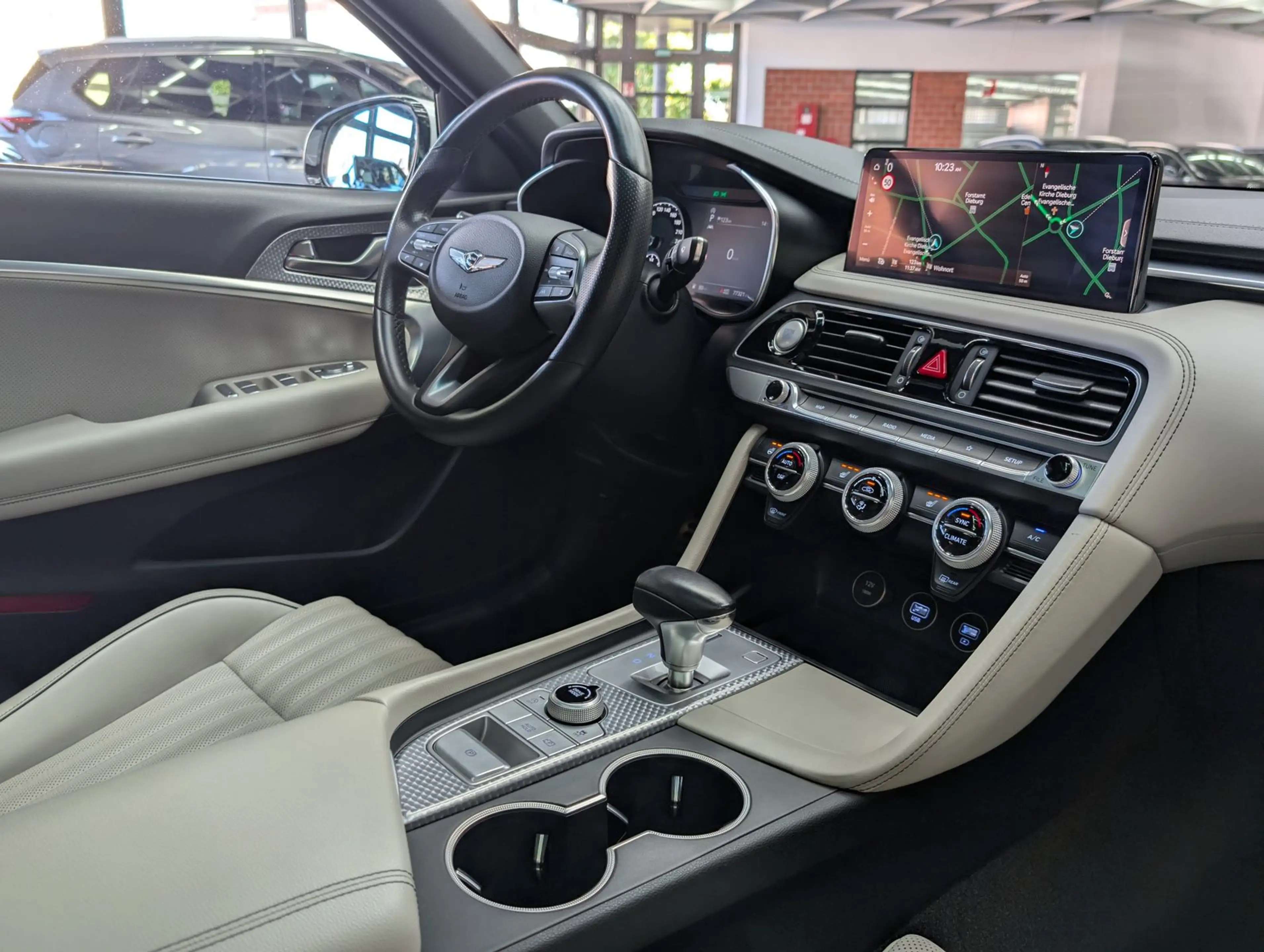 Genesis G70 2.0 T-GDI Sport PANO*LEDER*ACC*LED*KAM*19"LM — photo 14