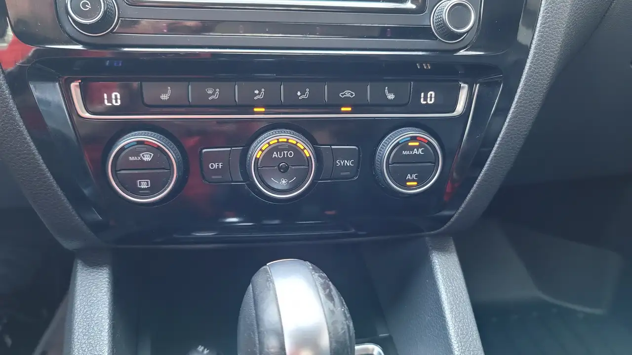 Volkswagen Jetta снимка Volkswagen Jetta